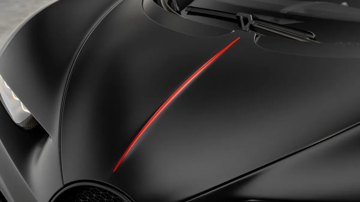 2020 Bugatti Chiron Sport angeboten von einem Fachhändler in Dubai, Vereinigte Arabische Emirate, Foto 8 von 25
