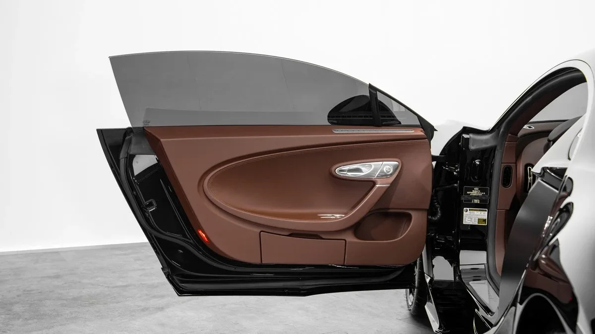2020 Bugatti Chiron Sport angeboten von einem Fachhändler in Dubai, Vereinigte Arabische Emirate, Foto 9 von 25