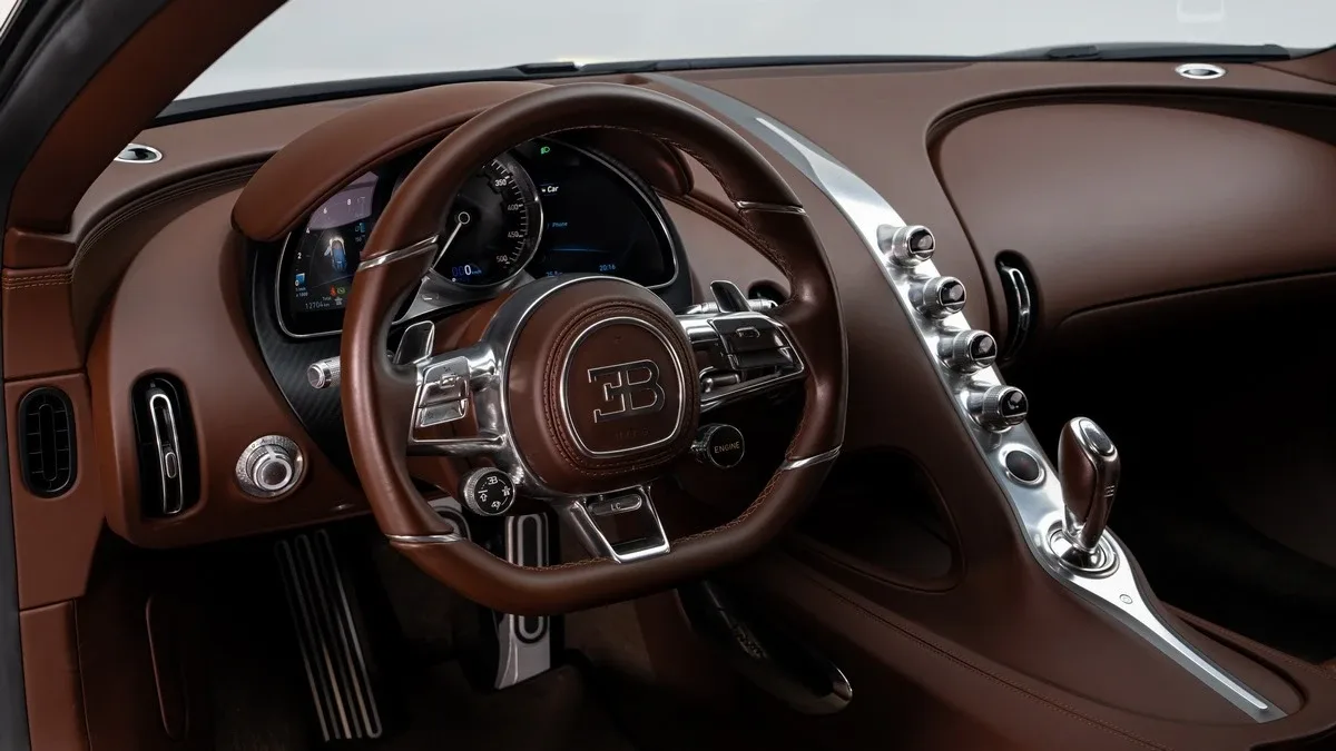 2020 Bugatti Chiron Sport angeboten von einem Fachhändler in Dubai, Vereinigte Arabische Emirate, Foto 13 von 25