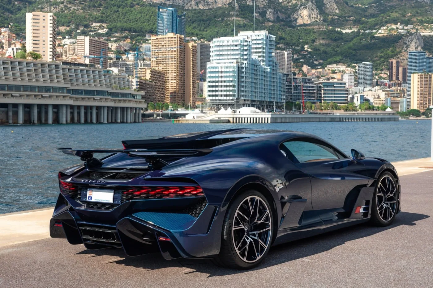 2020 Bugatti Divo angeboten von einem Fachhändler in Monaco, Monaco, Foto 3 von 14
