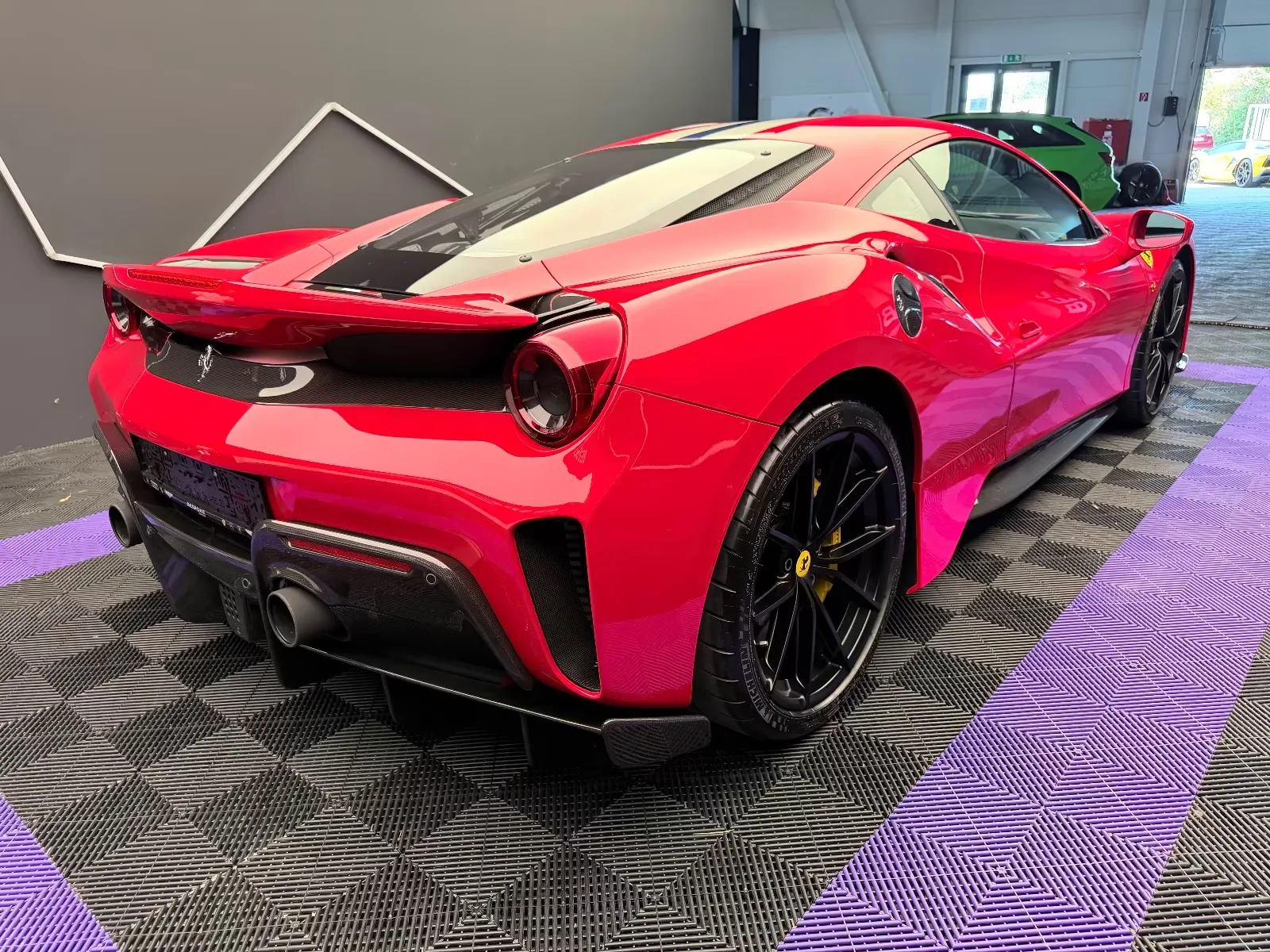 2020 Ferrari 488 Pista, 4/24