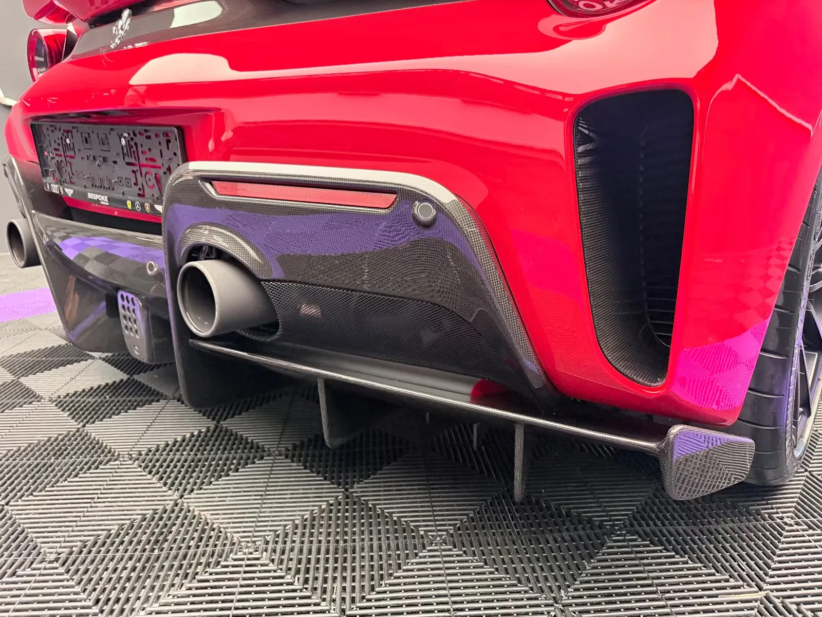 2020 Ferrari 488 Pista, 8/24