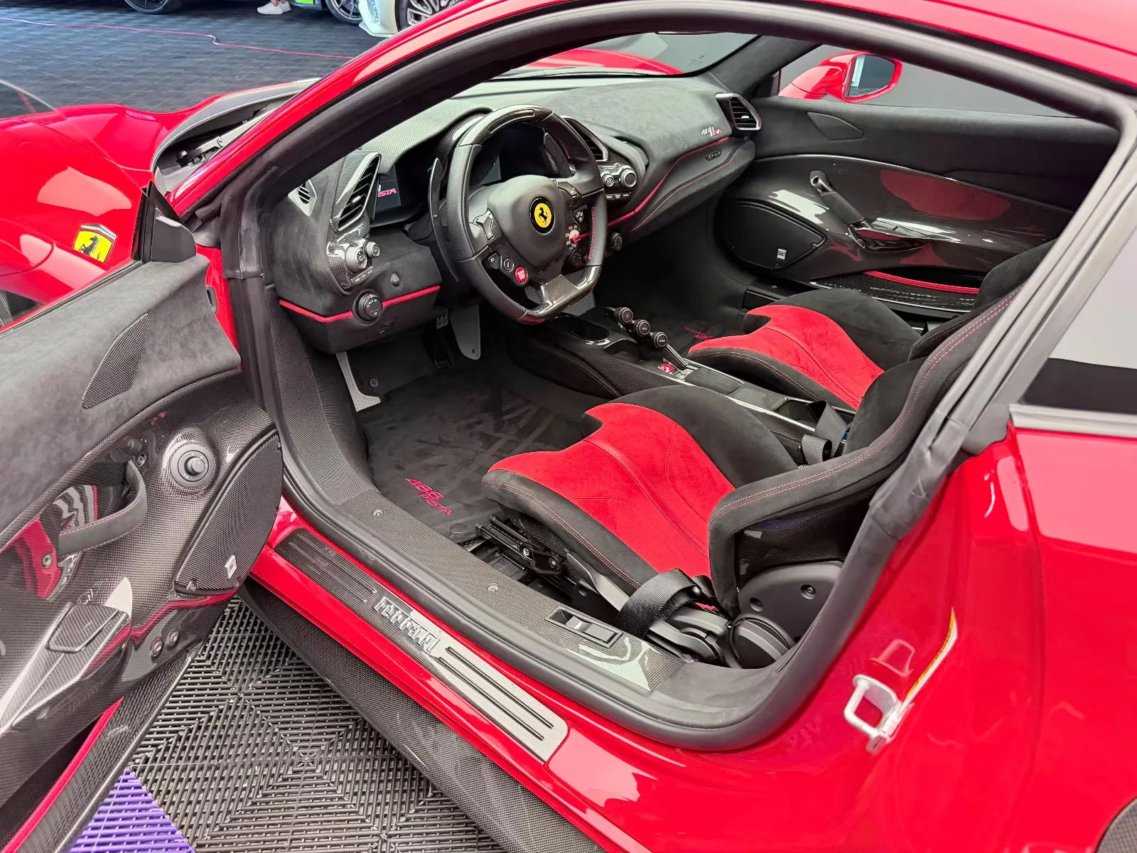 2020 Ferrari 488 Pista, 11/24