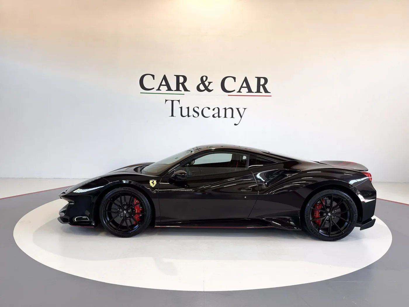 2020 Ferrari 488 Pista angeboten von einem Fachhändler in Lucca, Italien, Foto 5 von 25