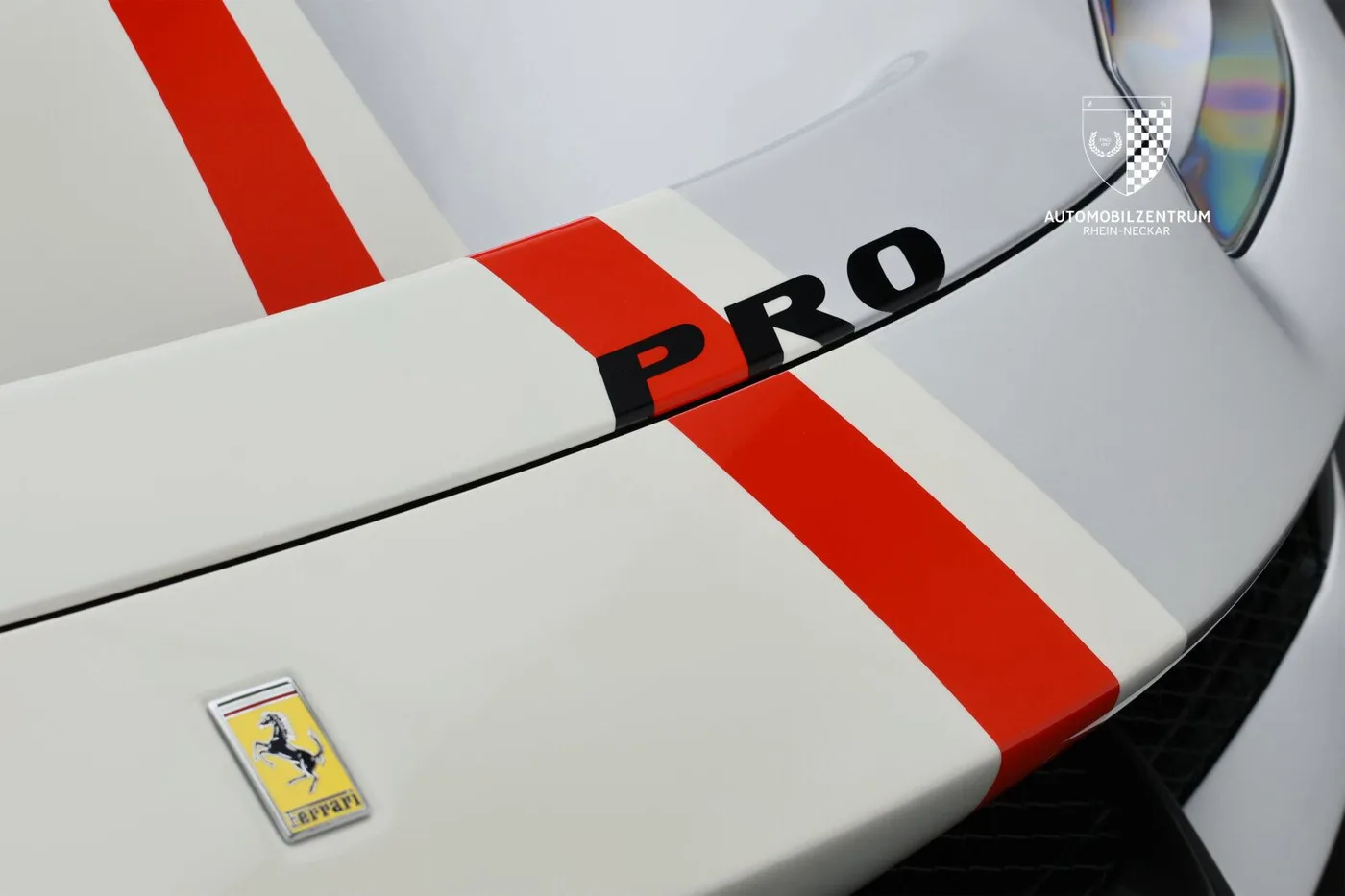 2020 Ferrari 488 Pista angeboten von einem Supersportwagenhändler in Viernheim, Deutschland, Foto 11 von 25