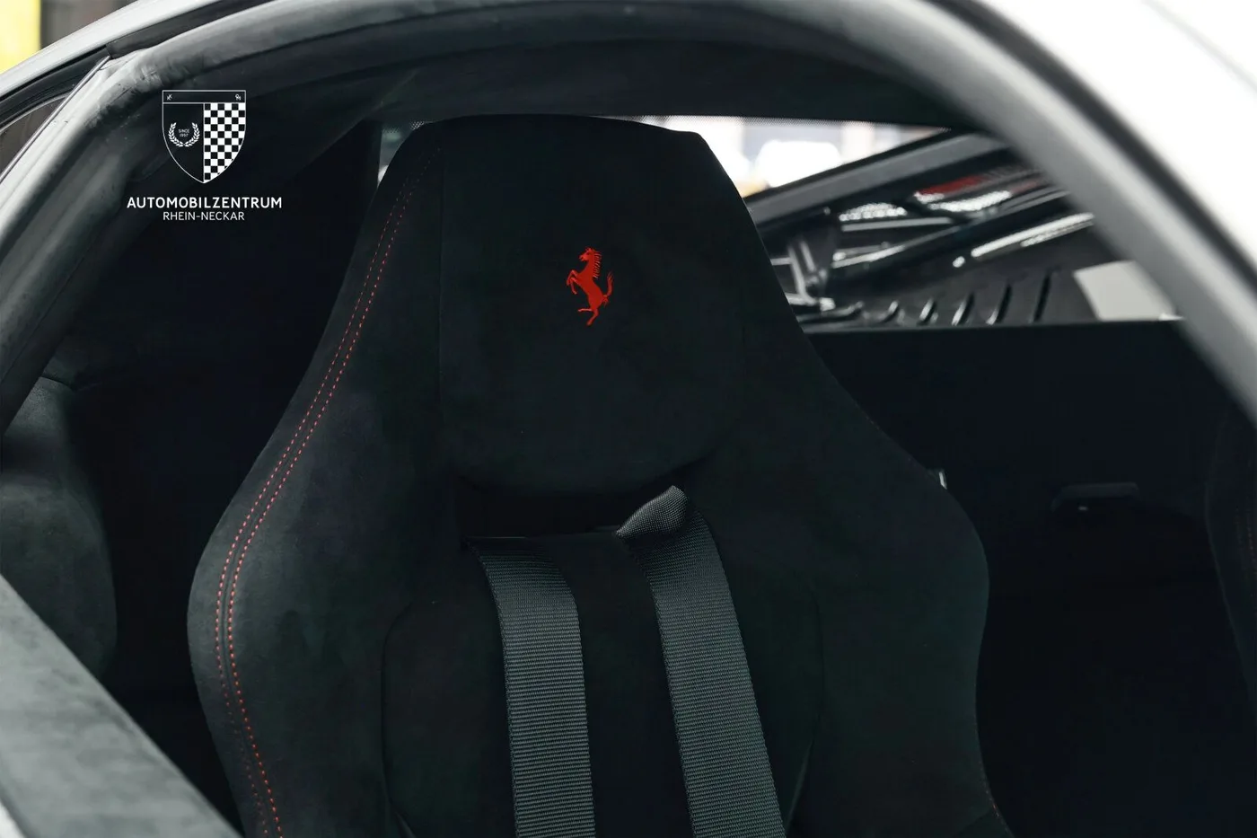 2020 Ferrari 488 Pista angeboten von einem Supersportwagenhändler in Viernheim, Deutschland, Foto 23 von 25