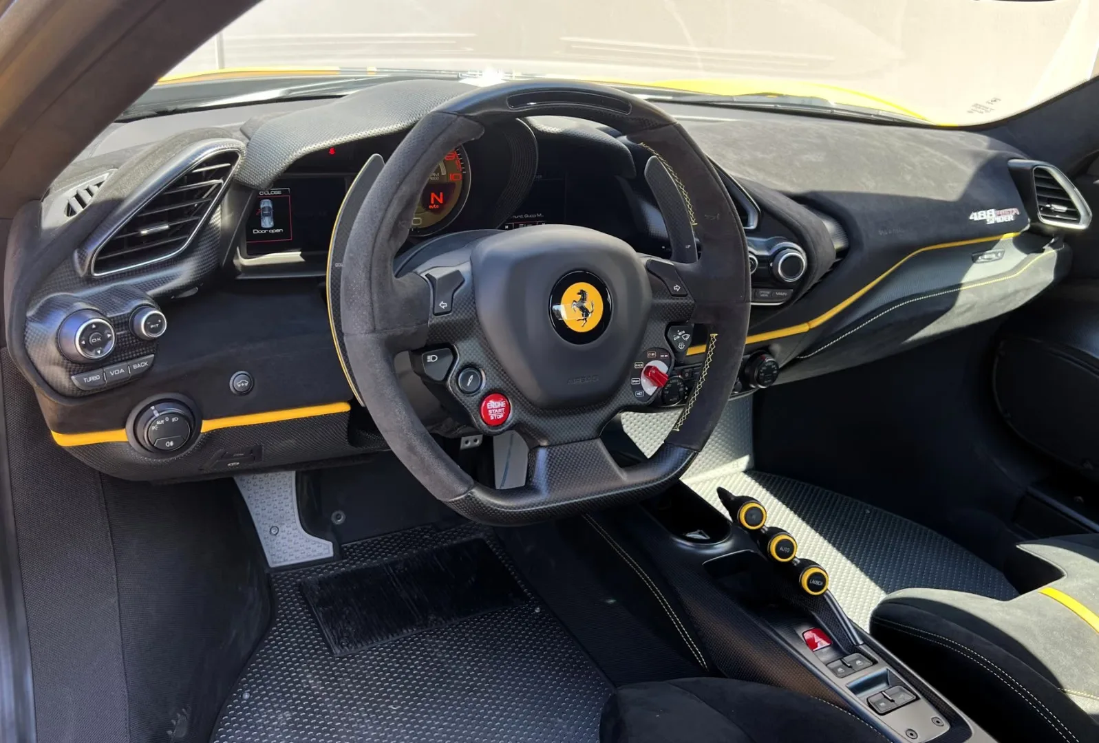 2020 Ferrari 488 Pista Spider, 2/19