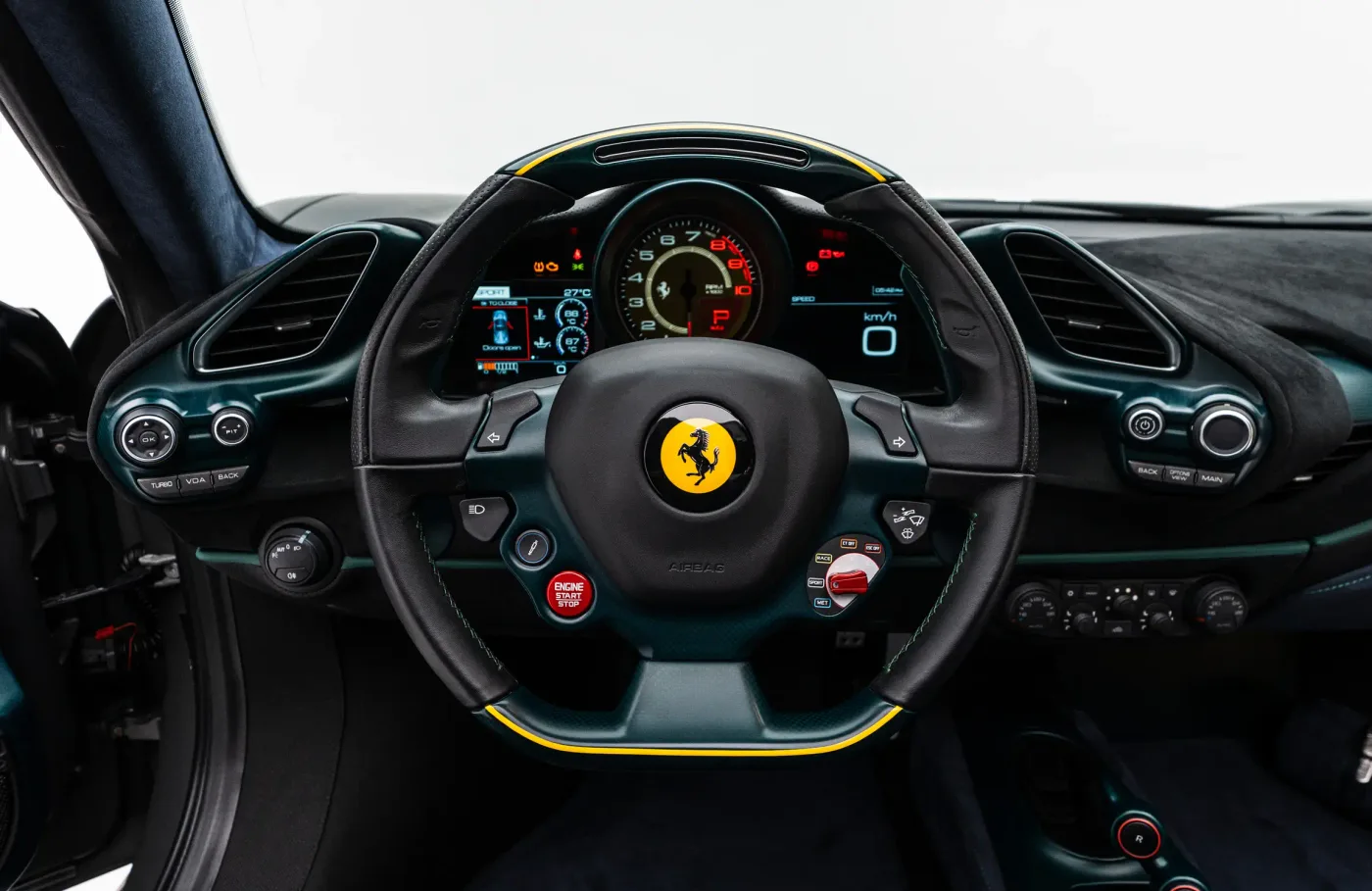 2020 Ferrari 488 Pista Spider vendue par un concessionnaire spécialisé à Dubai, Émirats arabes unis, photo 7 sur 10
