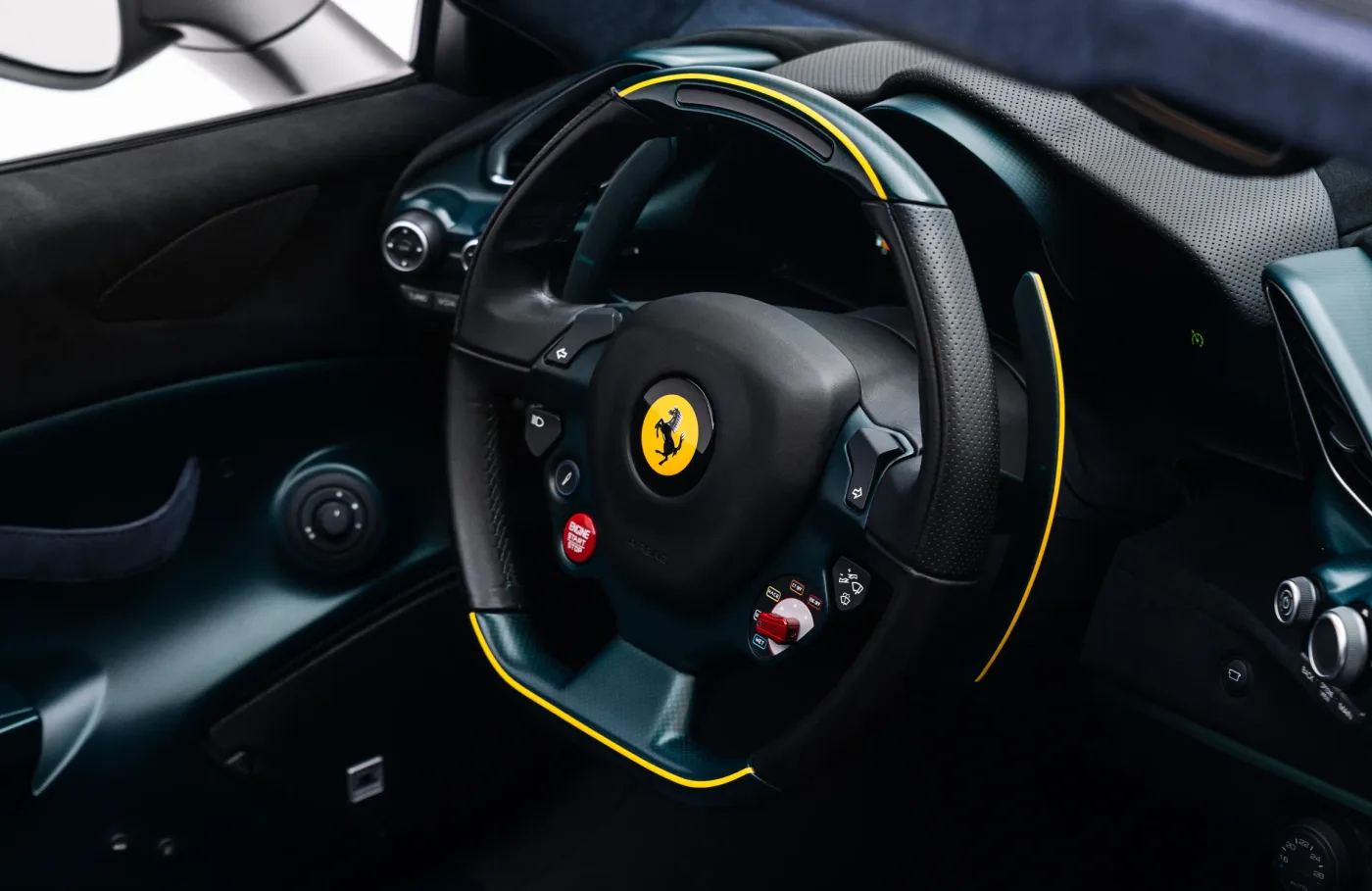 2020 Ferrari 488 Pista Spider vendue par un concessionnaire spécialisé à Dubai, Émirats arabes unis, photo 8 sur 10
