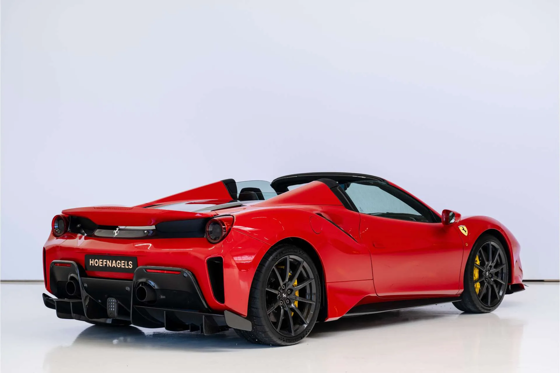 2020 Ferrari 488 Pista Spider, 3/30
