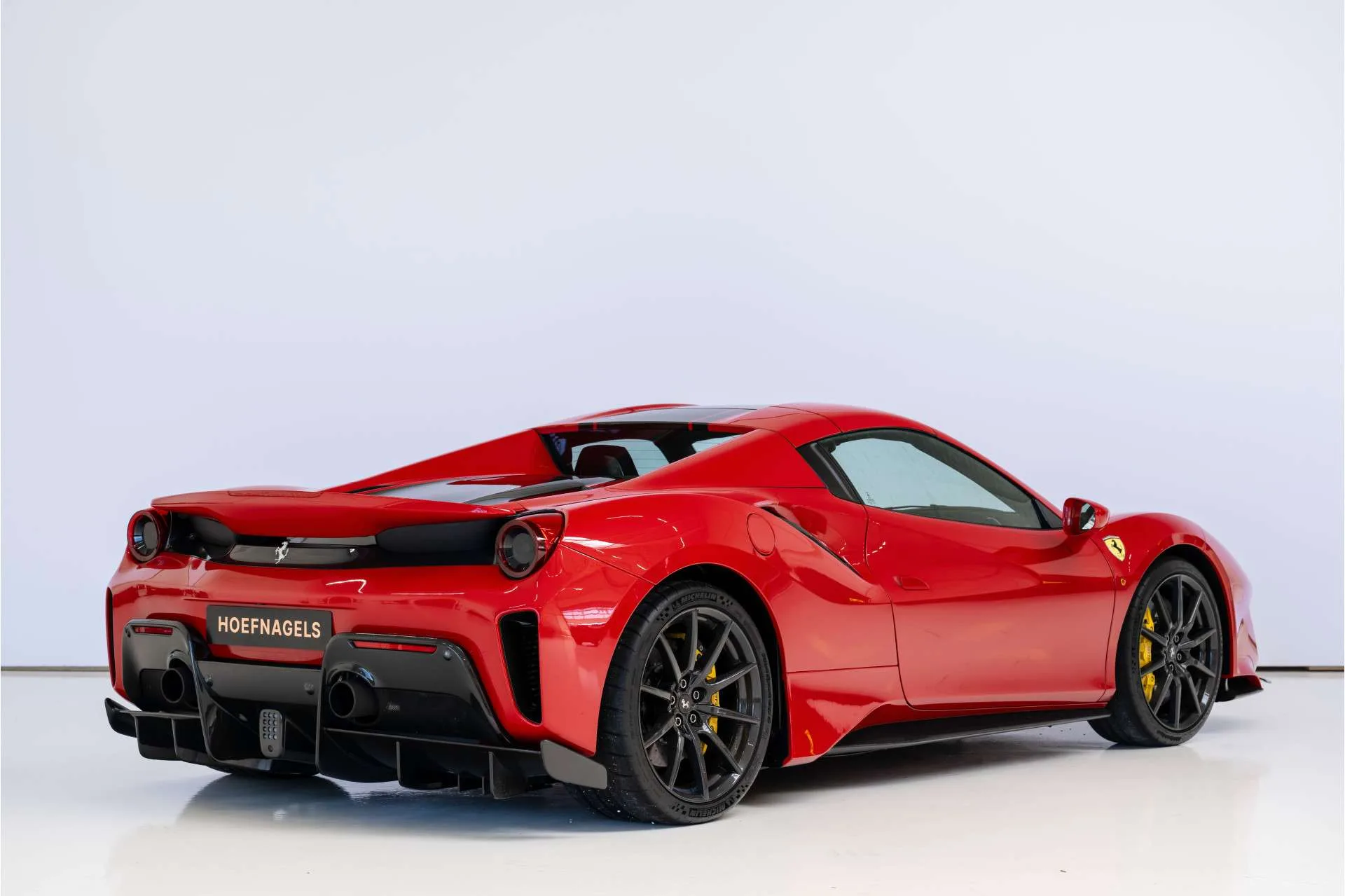 2020 Ferrari 488 Pista Spider, 4/30