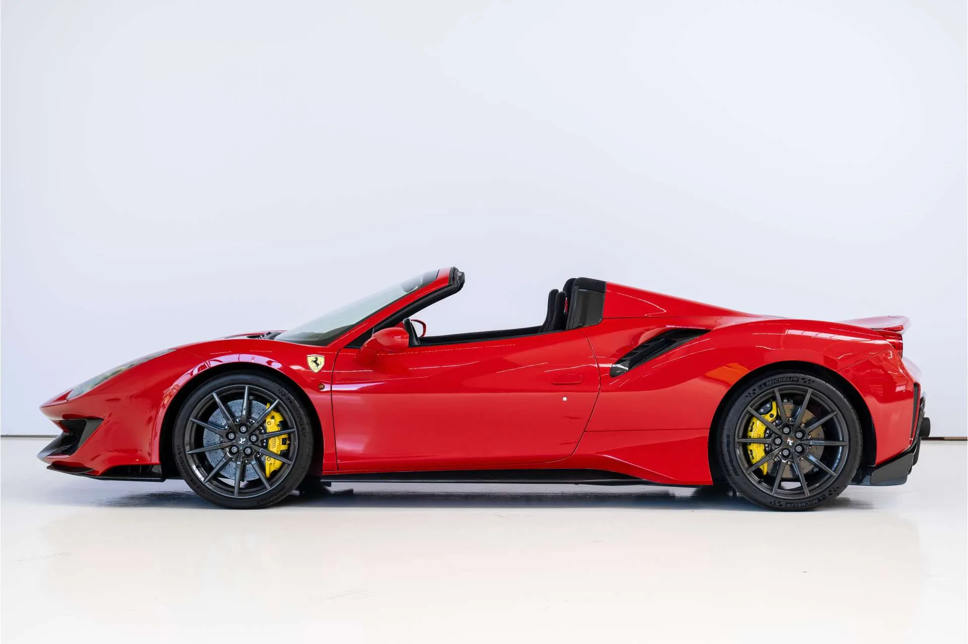 2020 Ferrari 488 Pista Spider, 5/30