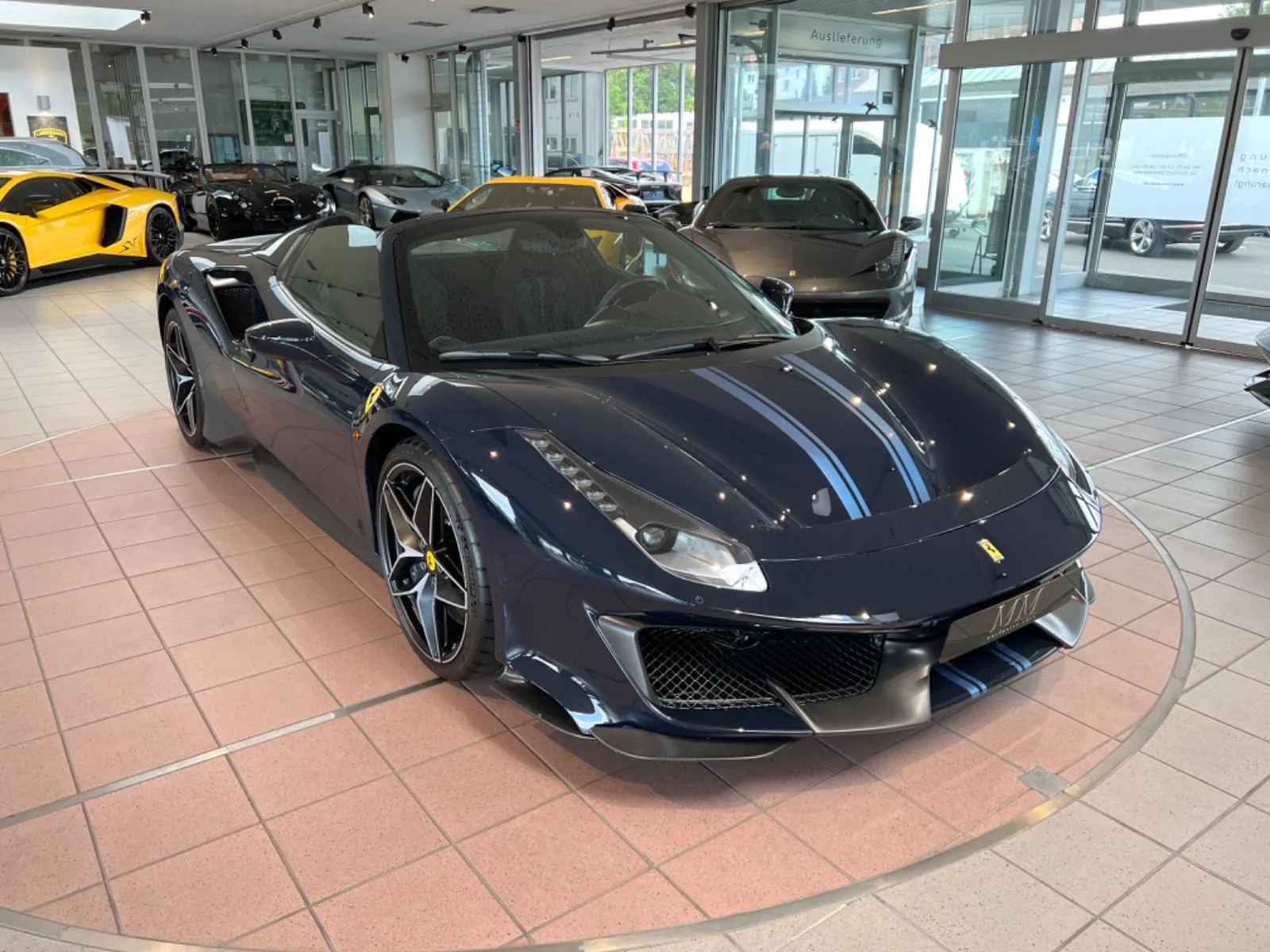 2020 Ferrari 488 Pista Spider proposée par un concessionnaire spécialisé à Hannover, Allemagne, photo principale