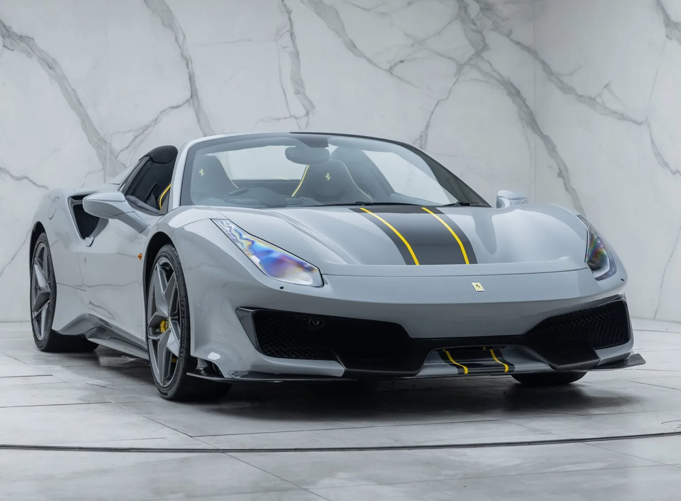 2020 Ferrari 488 Pista Spider angeboten von einem Fachhändler in Banstead, Vereinigtes Königreich, Foto 12 von 25