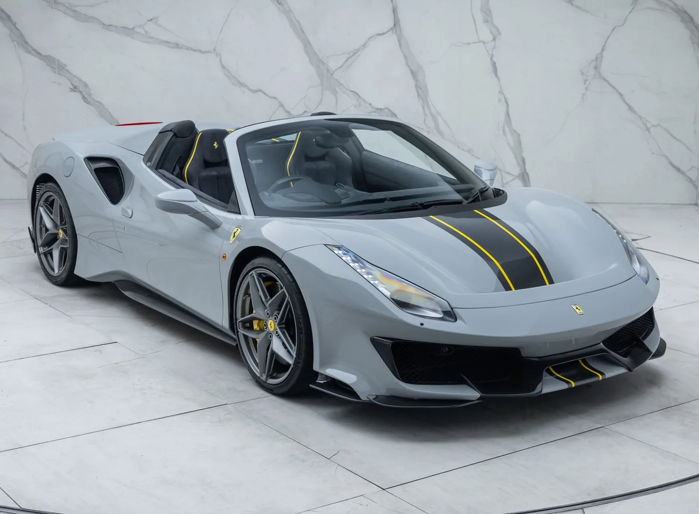 2020 Ferrari 488 Pista Spider angeboten von einem Fachhändler in Banstead, Vereinigtes Königreich, Foto 14 von 25