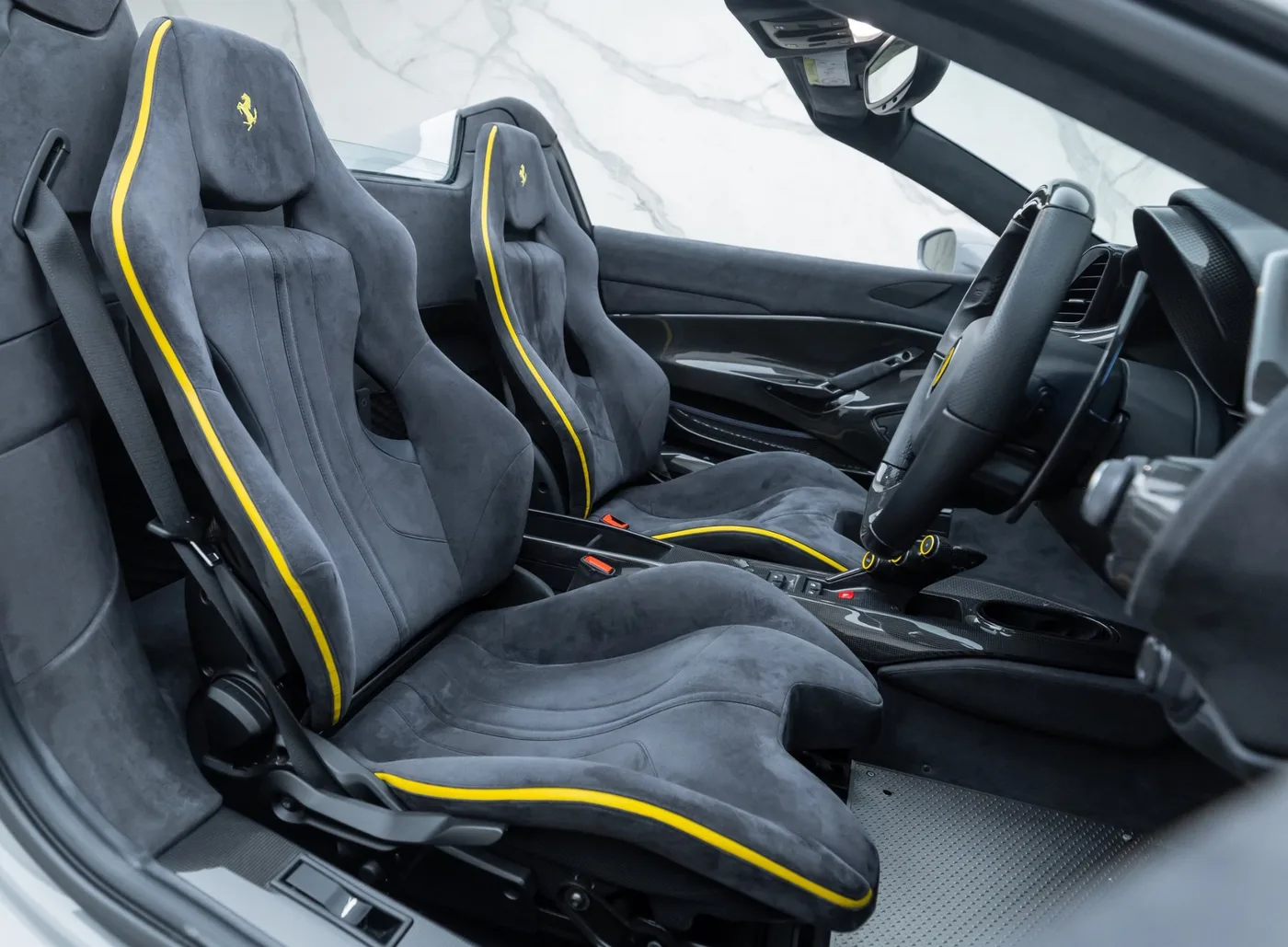 2020 Ferrari 488 Pista Spider angeboten von einem Fachhändler in Banstead, Vereinigtes Königreich, Foto 17 von 25