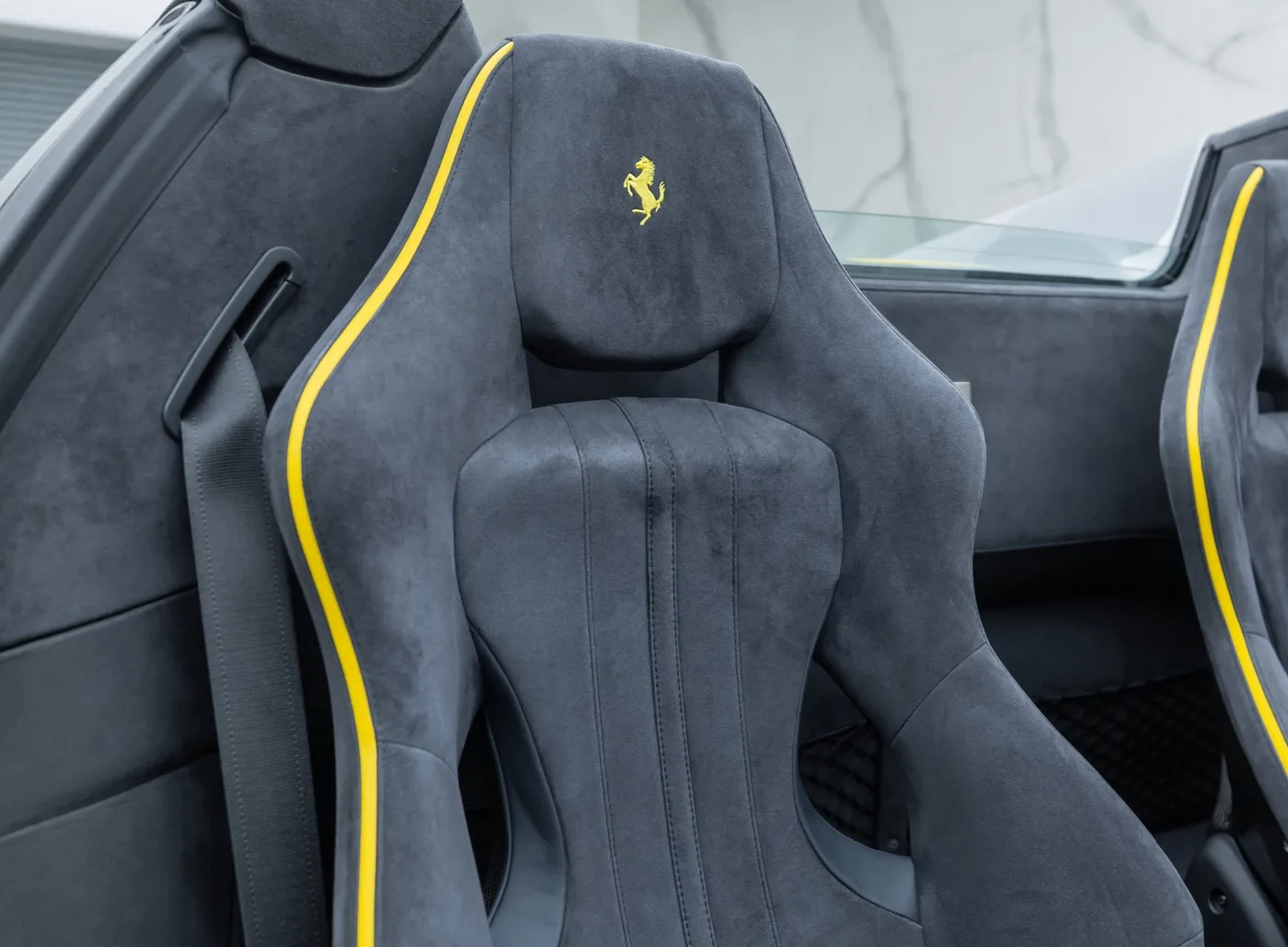 2020 Ferrari 488 Pista Spider angeboten von einem Fachhändler in Banstead, Vereinigtes Königreich, Foto 18 von 25