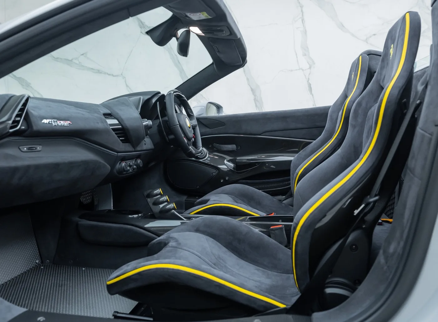 2020 Ferrari 488 Pista Spider angeboten von einem Fachhändler in Banstead, Vereinigtes Königreich, Foto 21 von 25