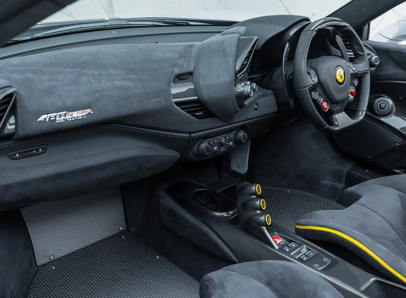 2020 Ferrari 488 Pista Spider angeboten von einem Fachhändler in Banstead, Vereinigtes Königreich, Foto 22 von 25