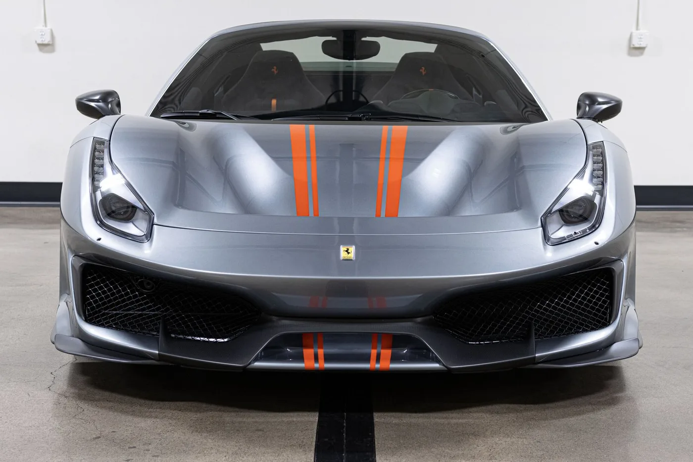 2020 Ferrari 488 Pista Spider verkauft von einem Fachhändler in Costa Mesa, Vereinigte Staaten, Foto 3 von 15