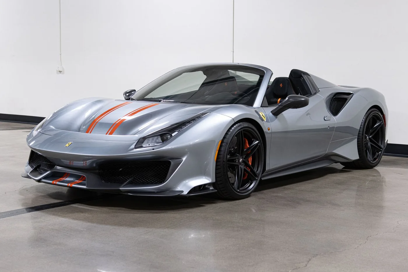 2020 Ferrari 488 Pista Spider verkauft von einem Fachhändler in Costa Mesa, Vereinigte Staaten, Foto 4 von 15