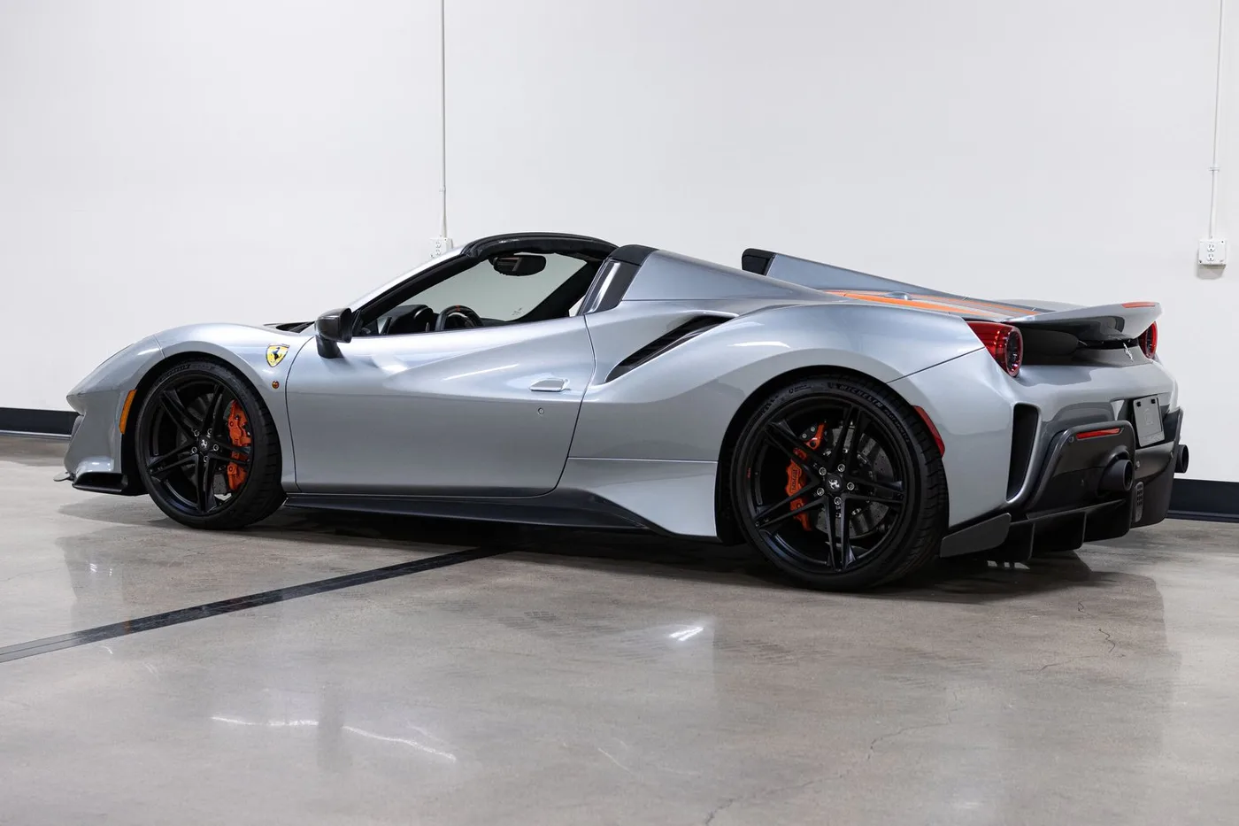 2020 Ferrari 488 Pista Spider verkauft von einem Fachhändler in Costa Mesa, Vereinigte Staaten, Foto 7 von 15