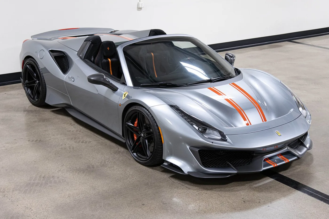 2020 Ferrari 488 Pista Spider verkauft von einem Fachhändler in Costa Mesa, Vereinigte Staaten, Foto 11 von 15