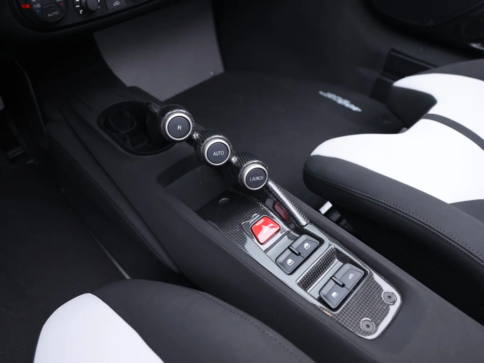 2020 Ferrari 488 Pista Spider, 15/28