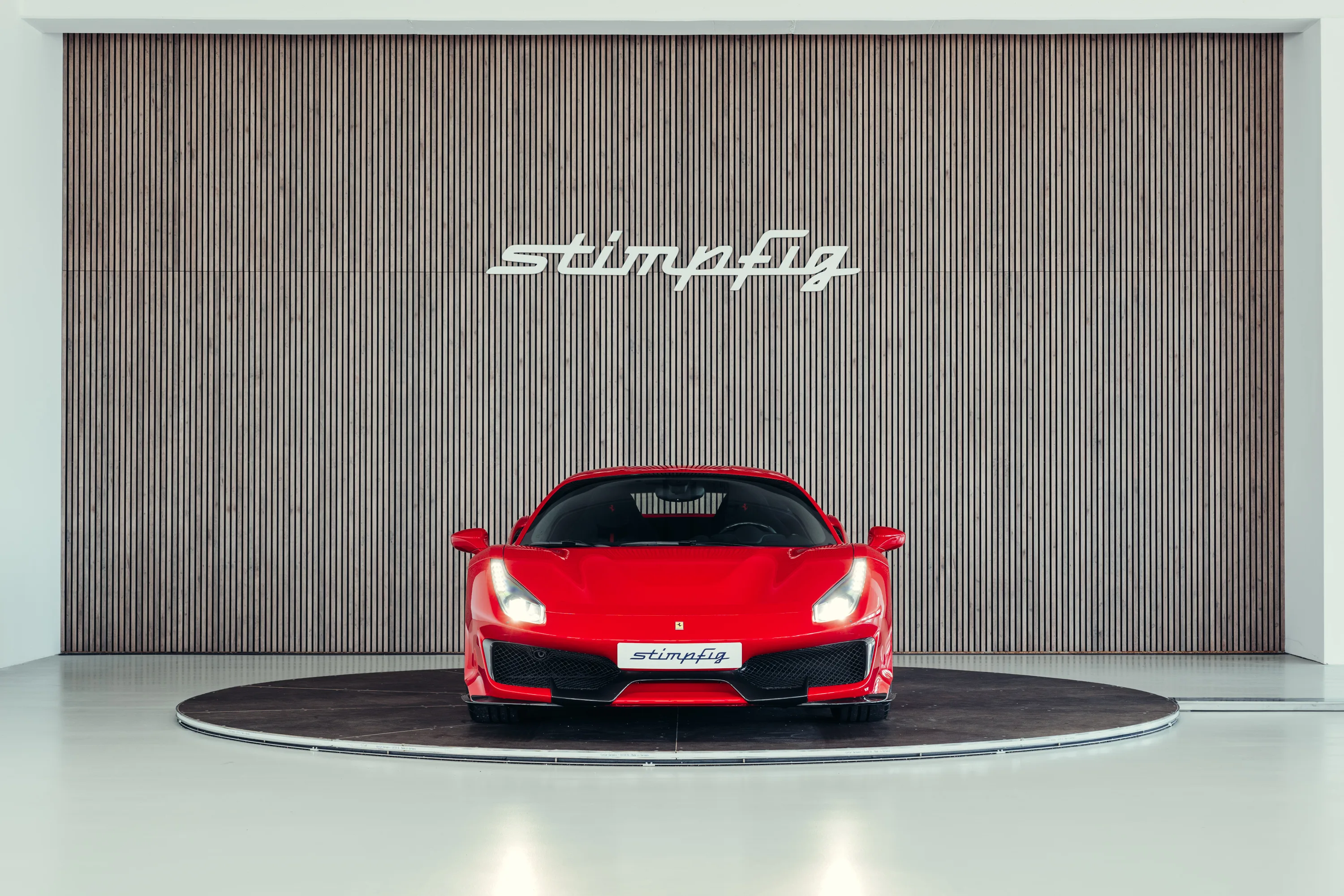2020 Ferrari 488 Pista angeboten von einem Oldtimerspezialisten in Stuttgart, Deutschland, Foto 8 von 25
