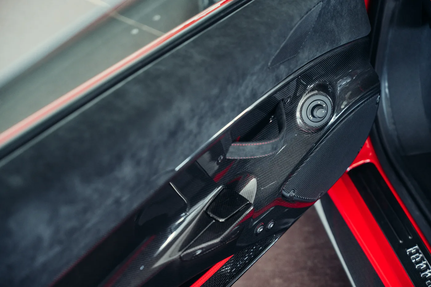 2020 Ferrari 488 Pista angeboten von einem Oldtimerspezialisten in Stuttgart, Deutschland, Foto 22 von 25