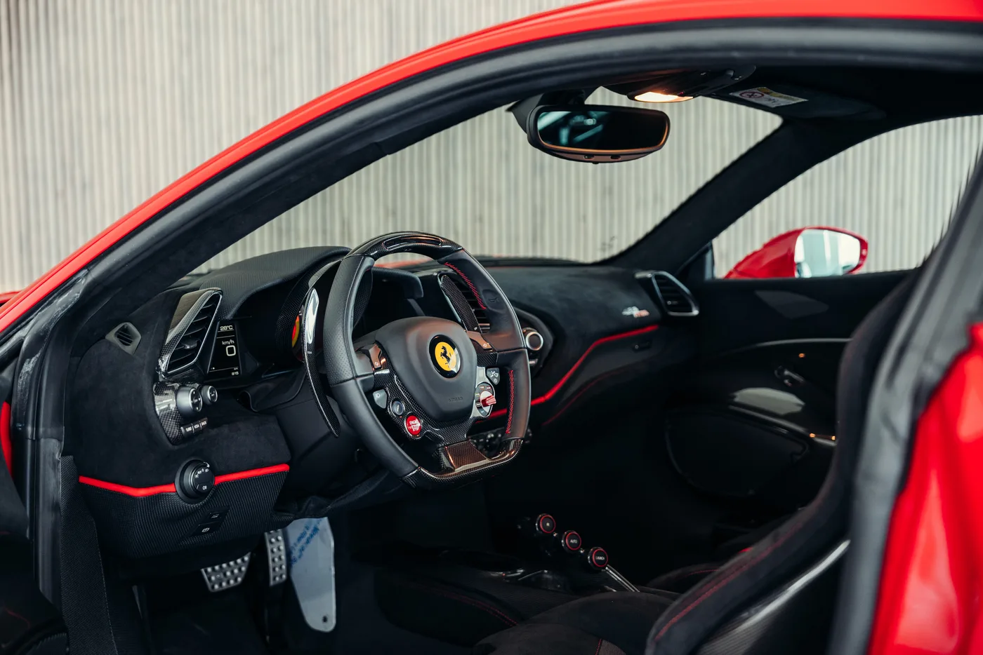 2020 Ferrari 488 Pista angeboten von einem Oldtimerspezialisten in Stuttgart, Deutschland, Foto 25 von 25