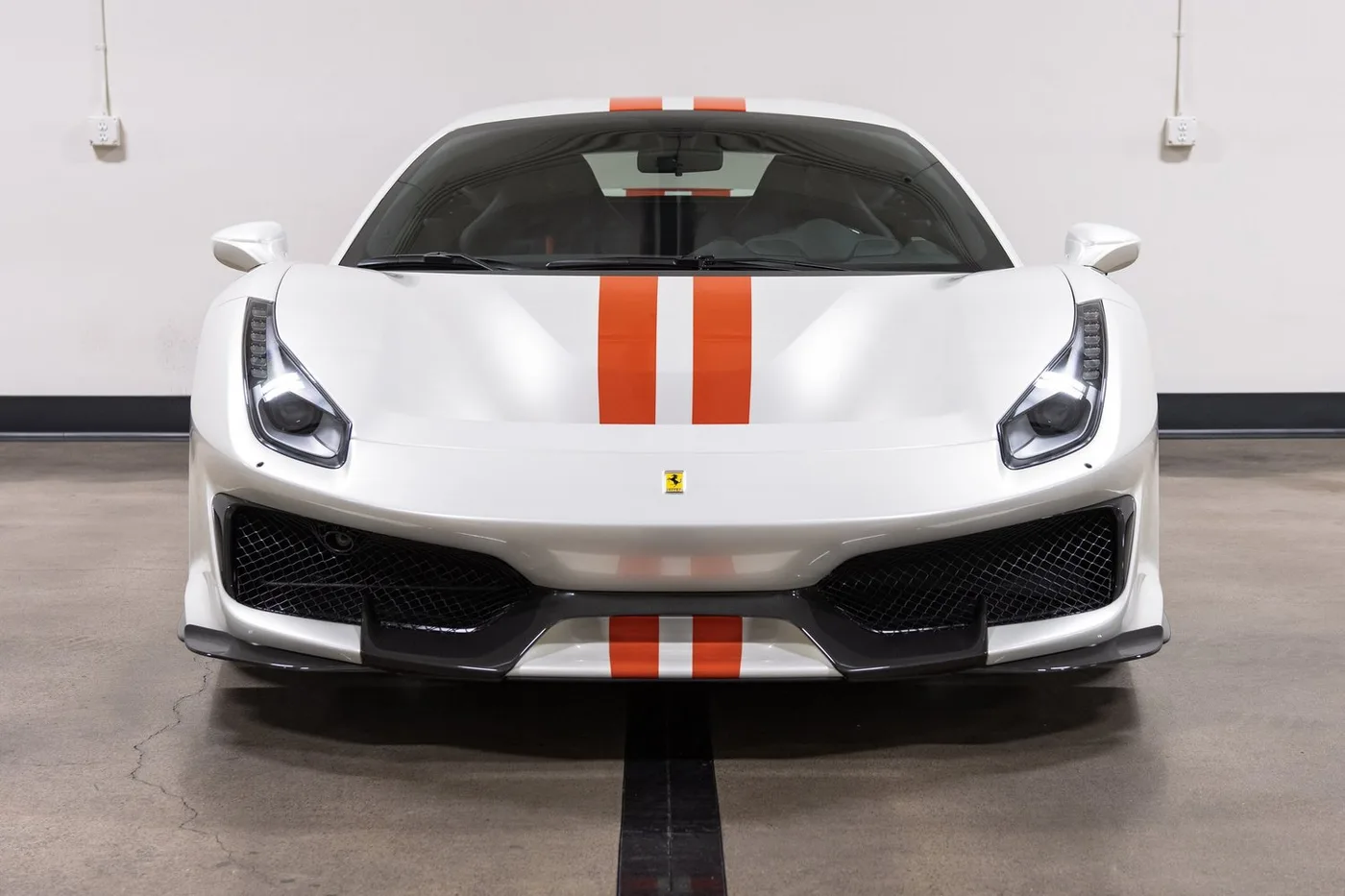2020 Ferrari 488 Pista verkauft von einem Fachhändler in Costa Mesa, Vereinigte Staaten, Foto 3 von 15