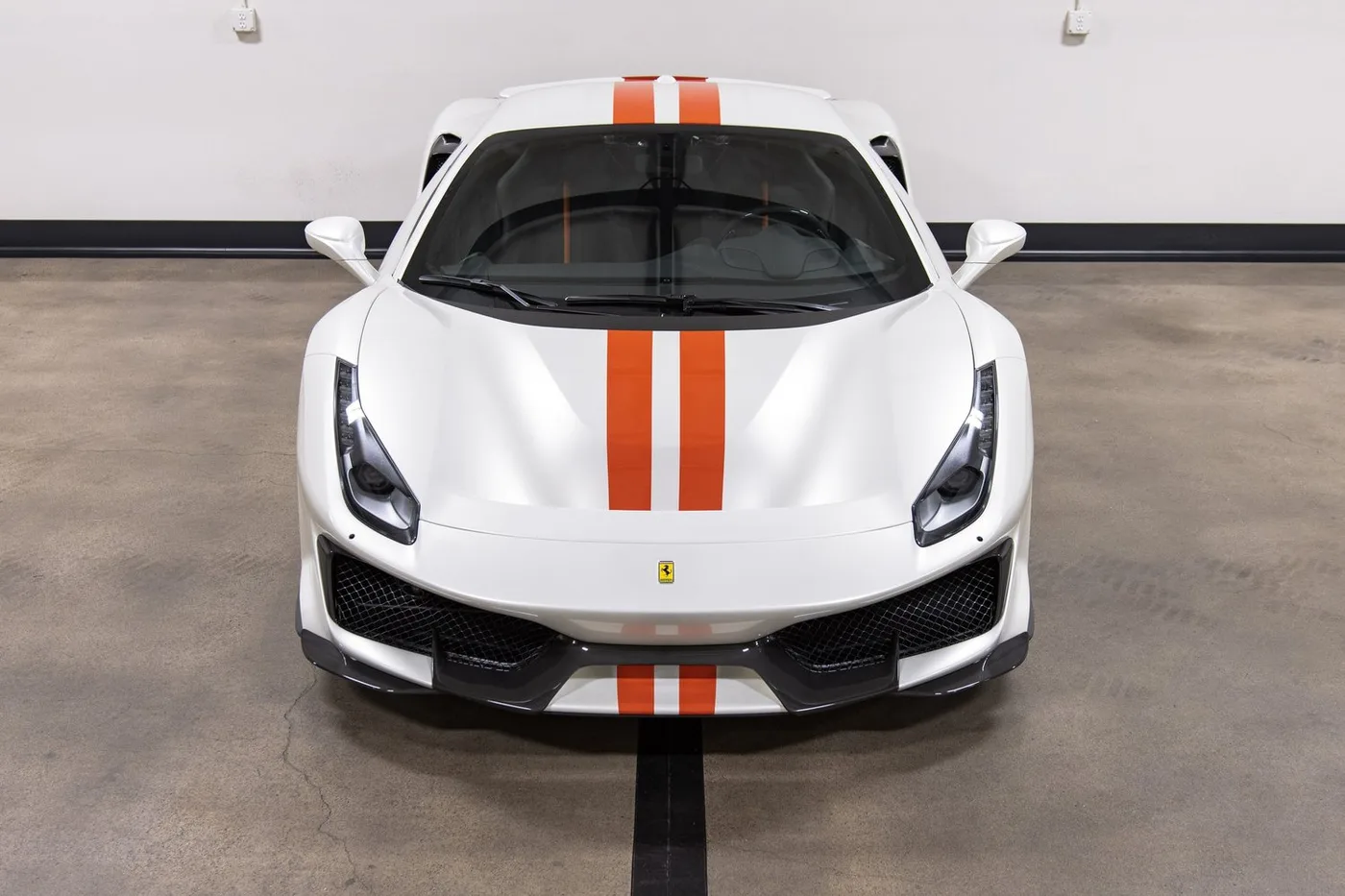 2020 Ferrari 488 Pista verkauft von einem Fachhändler in Costa Mesa, Vereinigte Staaten, Foto 12 von 15