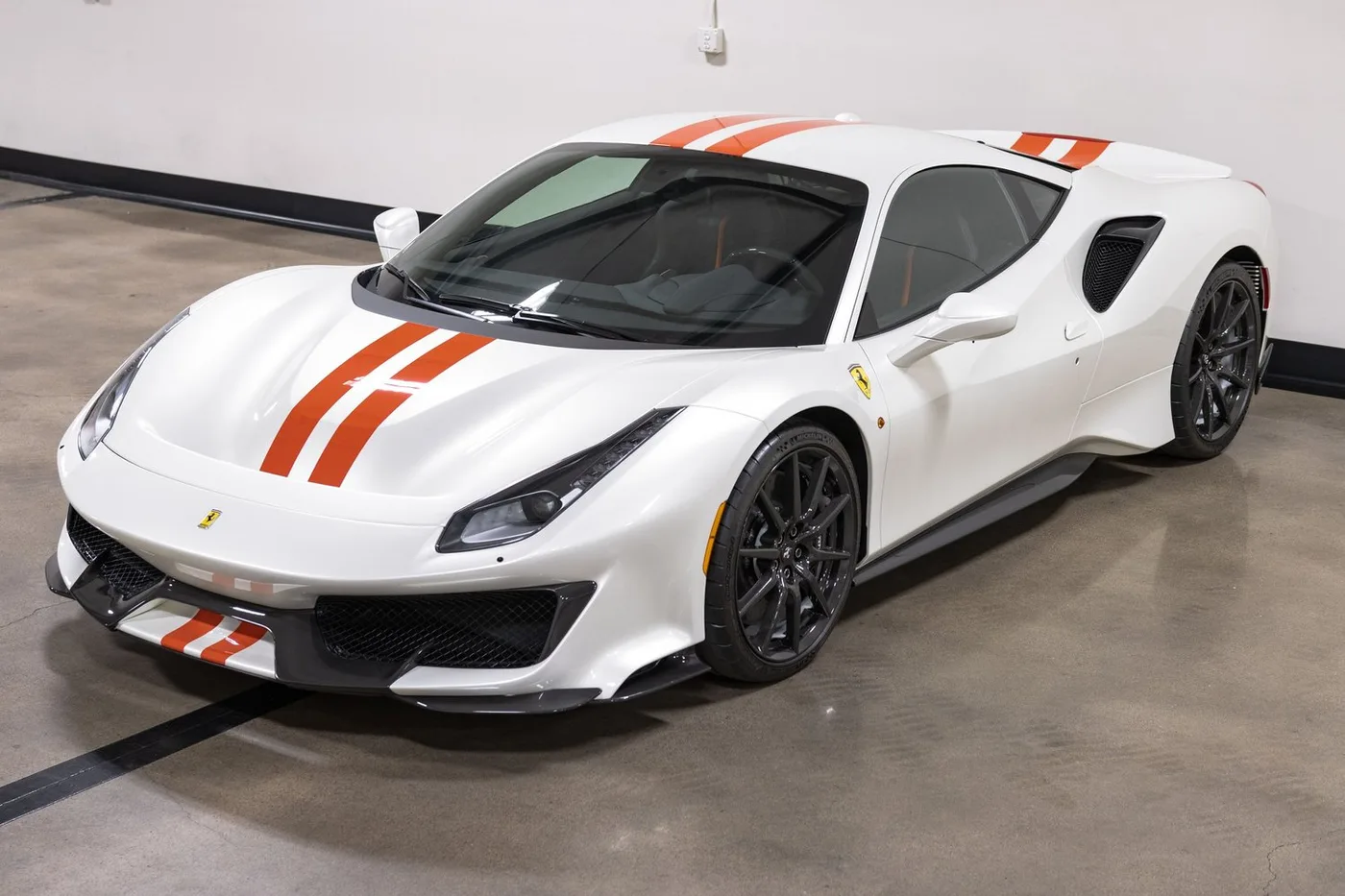 2020 Ferrari 488 Pista verkauft von einem Fachhändler in Costa Mesa, Vereinigte Staaten, Foto 13 von 15