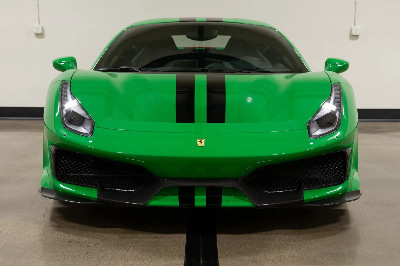 2020 Ferrari 488 Pista verkauft von einem Fachhändler in Costa Mesa, Vereinigte Staaten, Foto 3 von 15