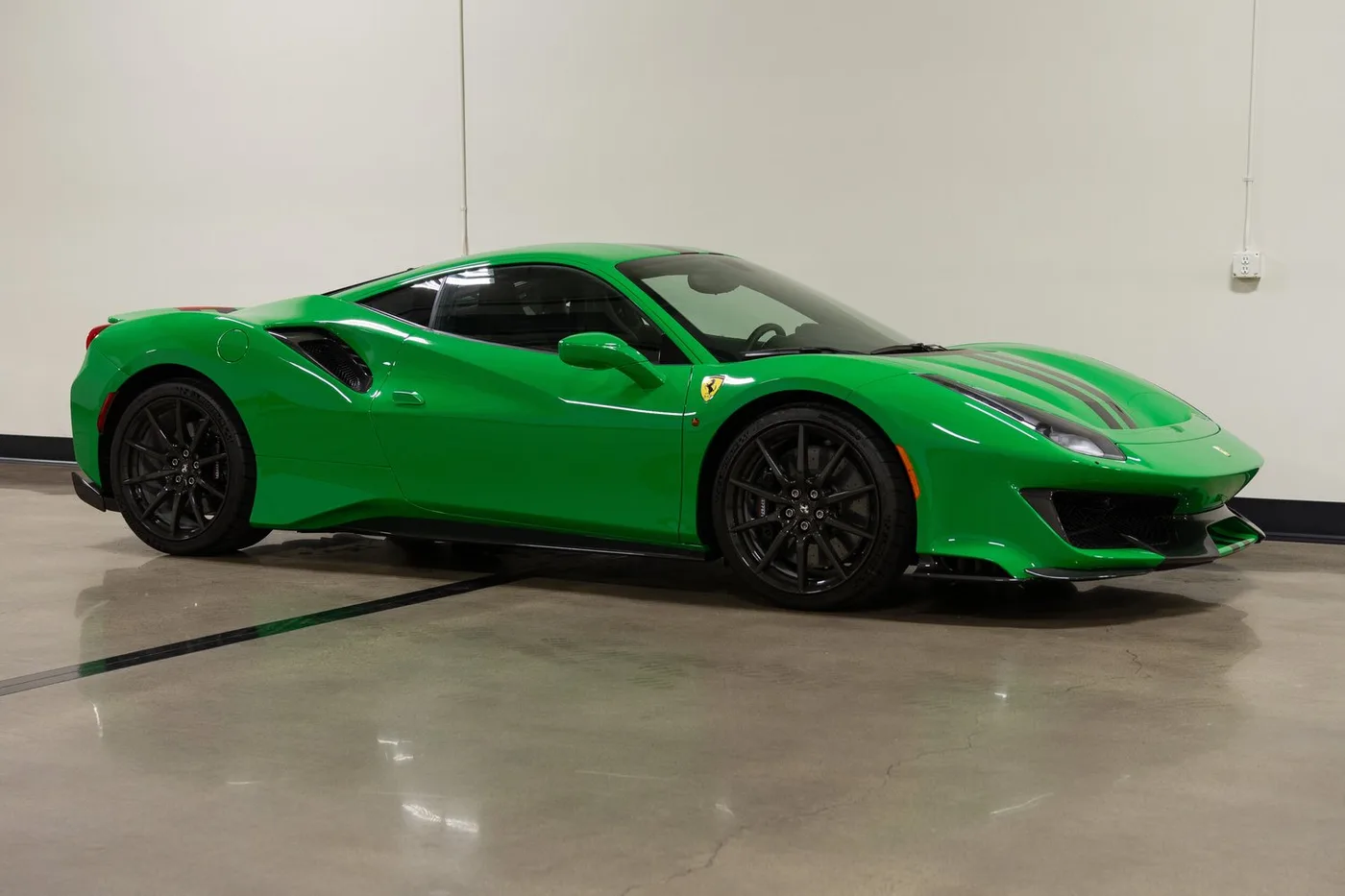 2020 Ferrari 488 Pista verkauft von einem Fachhändler in Costa Mesa, Vereinigte Staaten, Foto 10 von 15