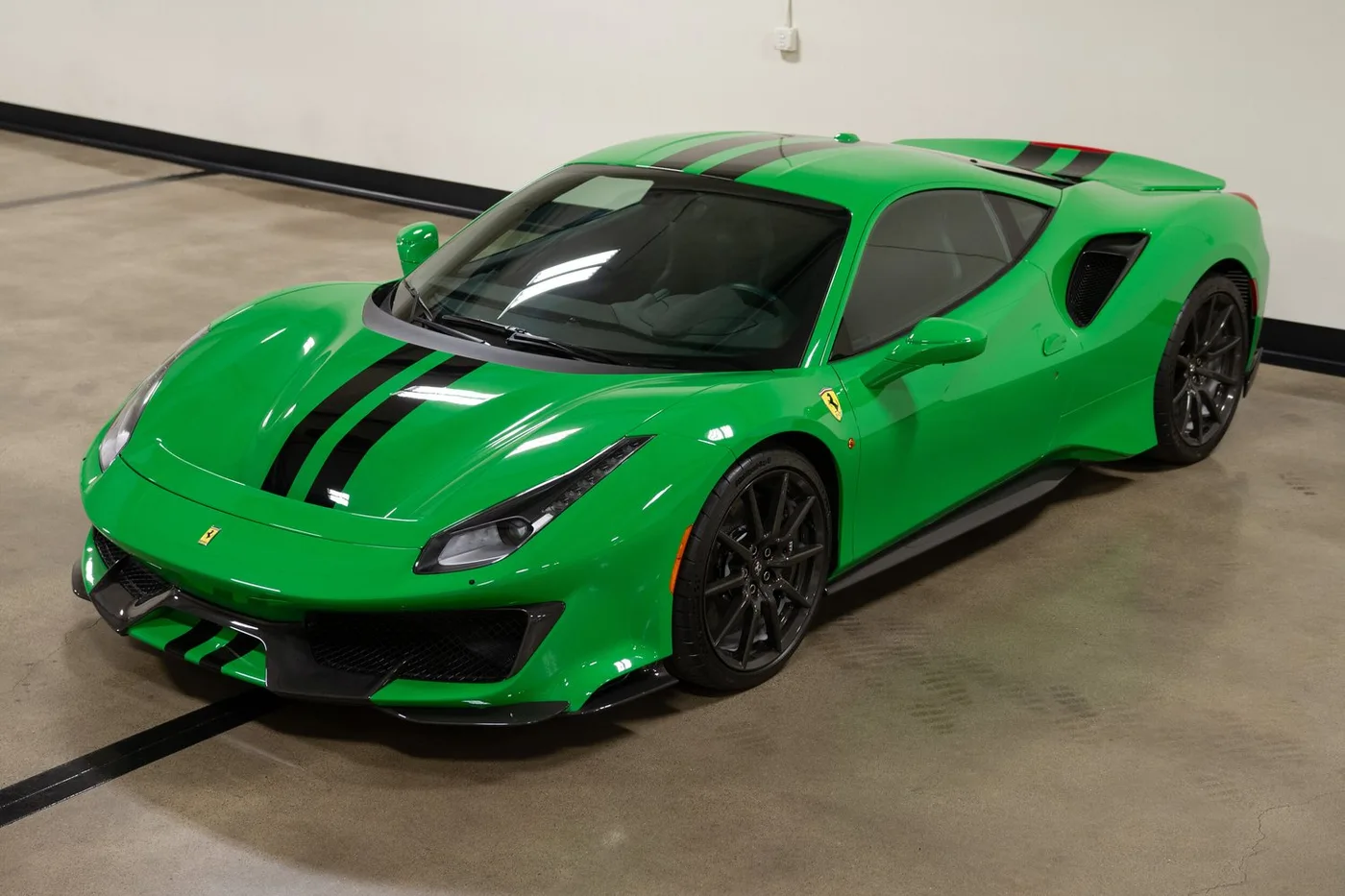 2020 Ferrari 488 Pista verkauft von einem Fachhändler in Costa Mesa, Vereinigte Staaten, Foto 11 von 15