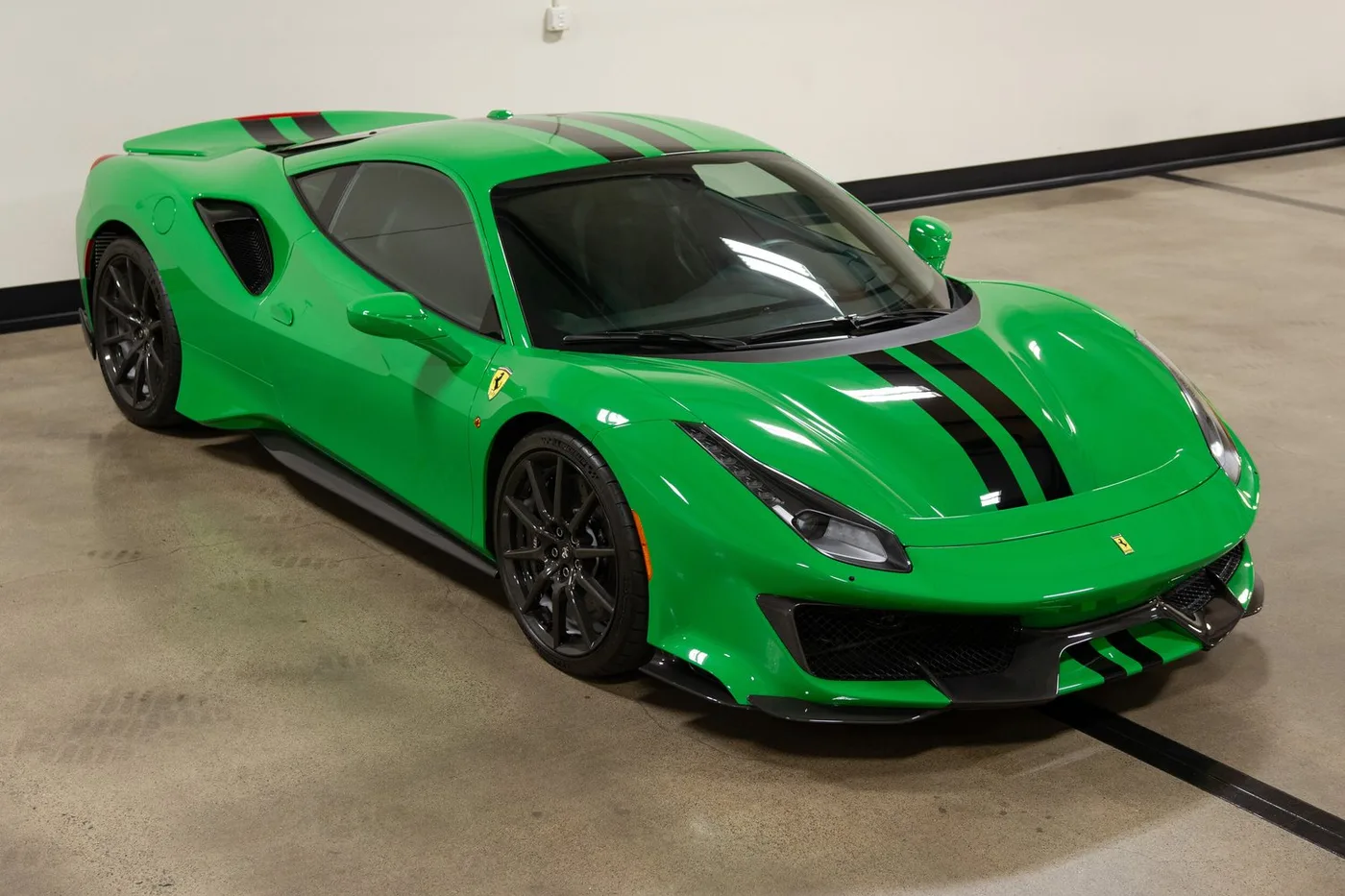 2020 Ferrari 488 Pista verkauft von einem Fachhändler in Costa Mesa, Vereinigte Staaten, Foto 13 von 15