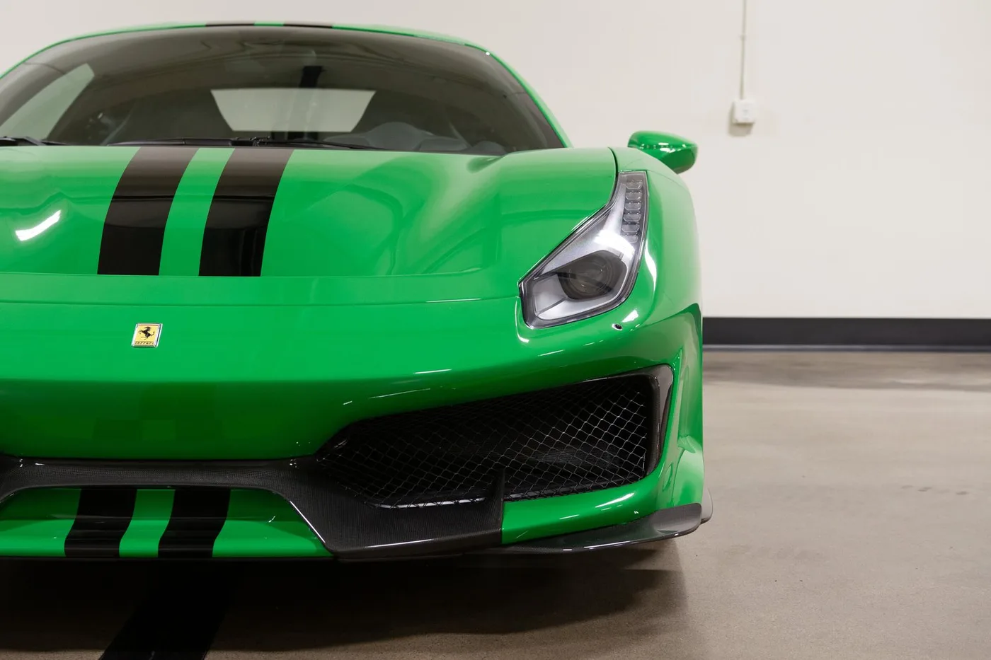 2020 Ferrari 488 Pista verkauft von einem Fachhändler in Costa Mesa, Vereinigte Staaten, Foto 14 von 15