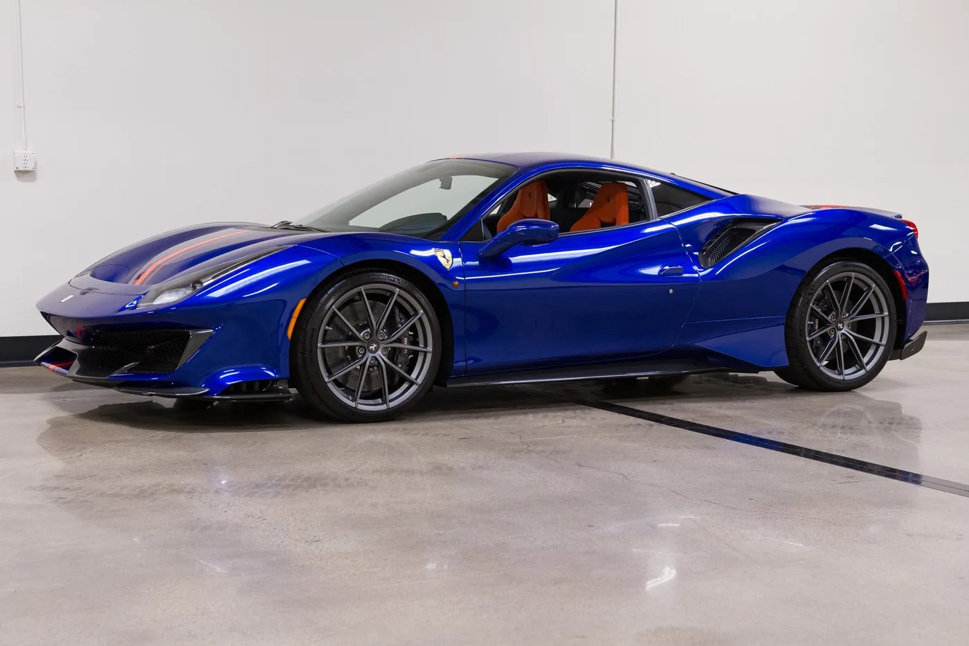 2020 Ferrari 488 Pista vendue par un concessionnaire spécialisé à Costa Mesa, États-Unis, photo 5 sur 15