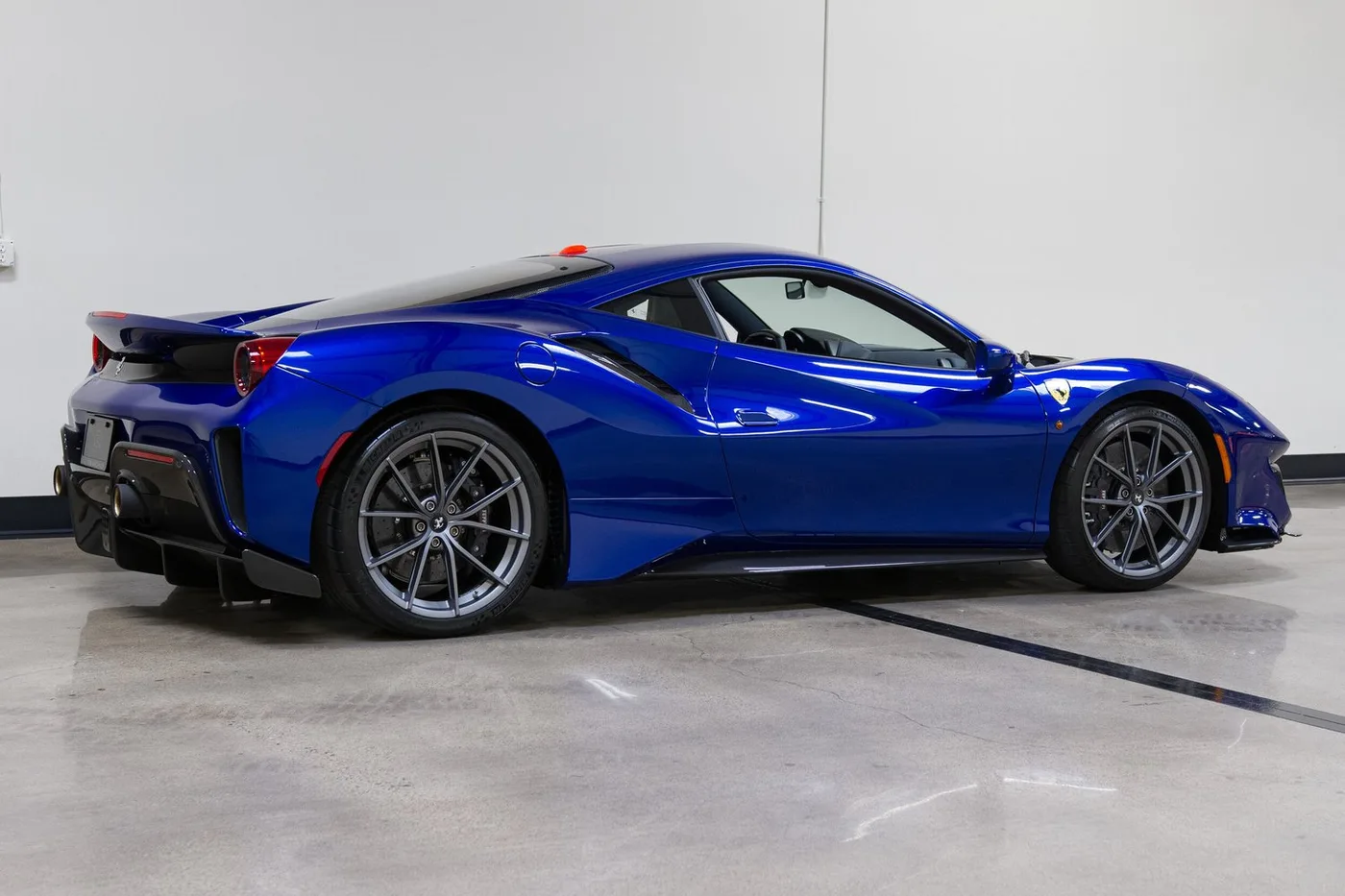 2020 Ferrari 488 Pista vendue par un concessionnaire spécialisé à Costa Mesa, États-Unis, photo 8 sur 15