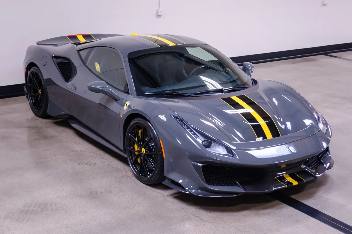 2020 Ferrari 488 Pista vendue par un concessionnaire spécialisé à Costa Mesa, États-Unis, photo 2 sur 15
