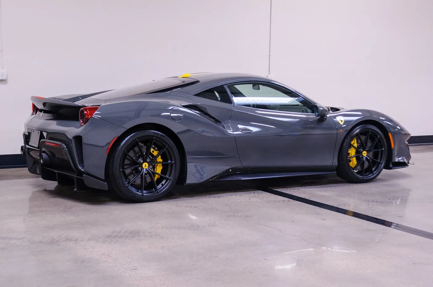 2020 Ferrari 488 Pista vendue par un concessionnaire spécialisé à Costa Mesa, États-Unis, photo 8 sur 15
