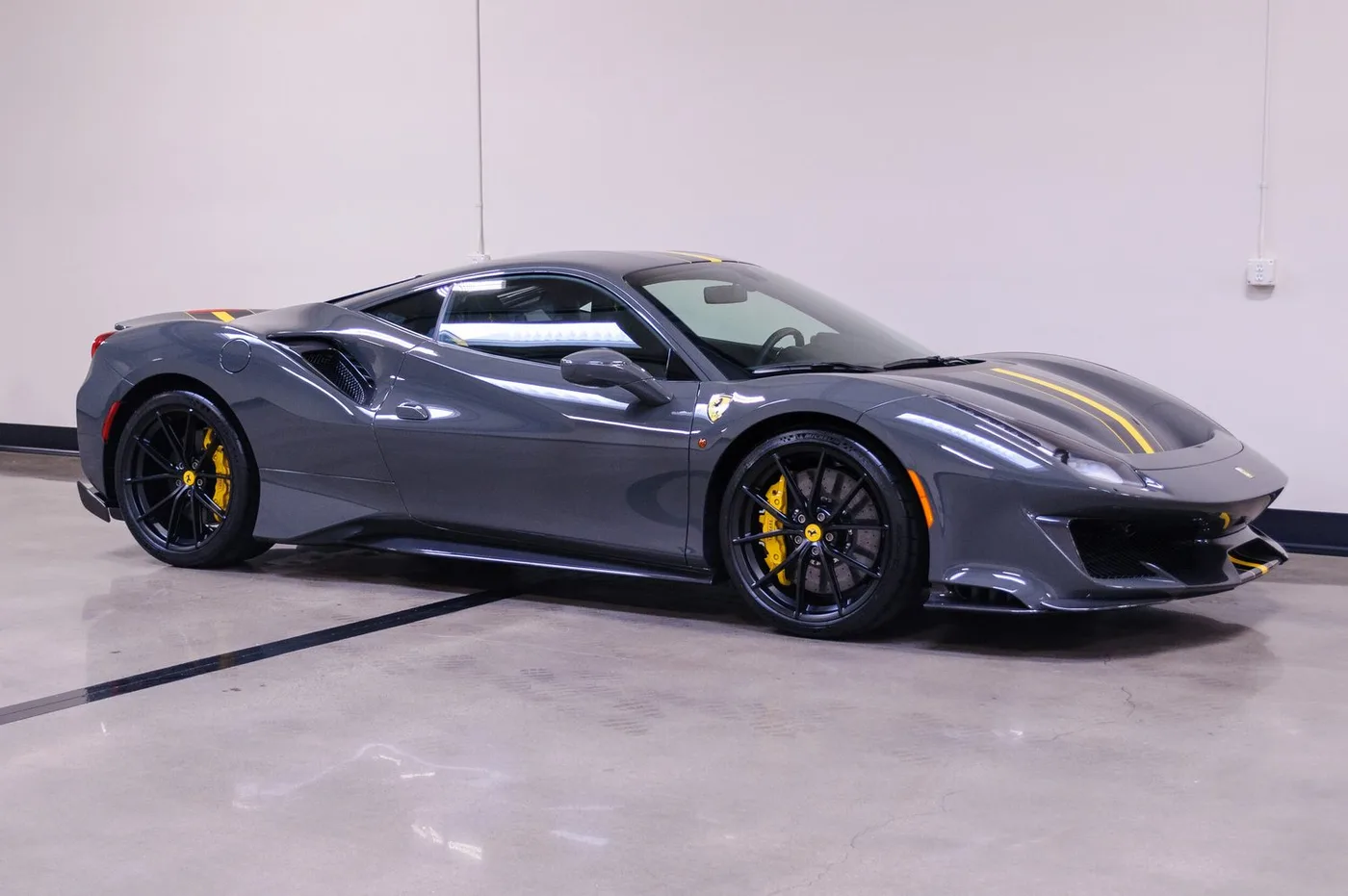 2020 Ferrari 488 Pista vendue par un concessionnaire spécialisé à Costa Mesa, États-Unis, photo 10 sur 15