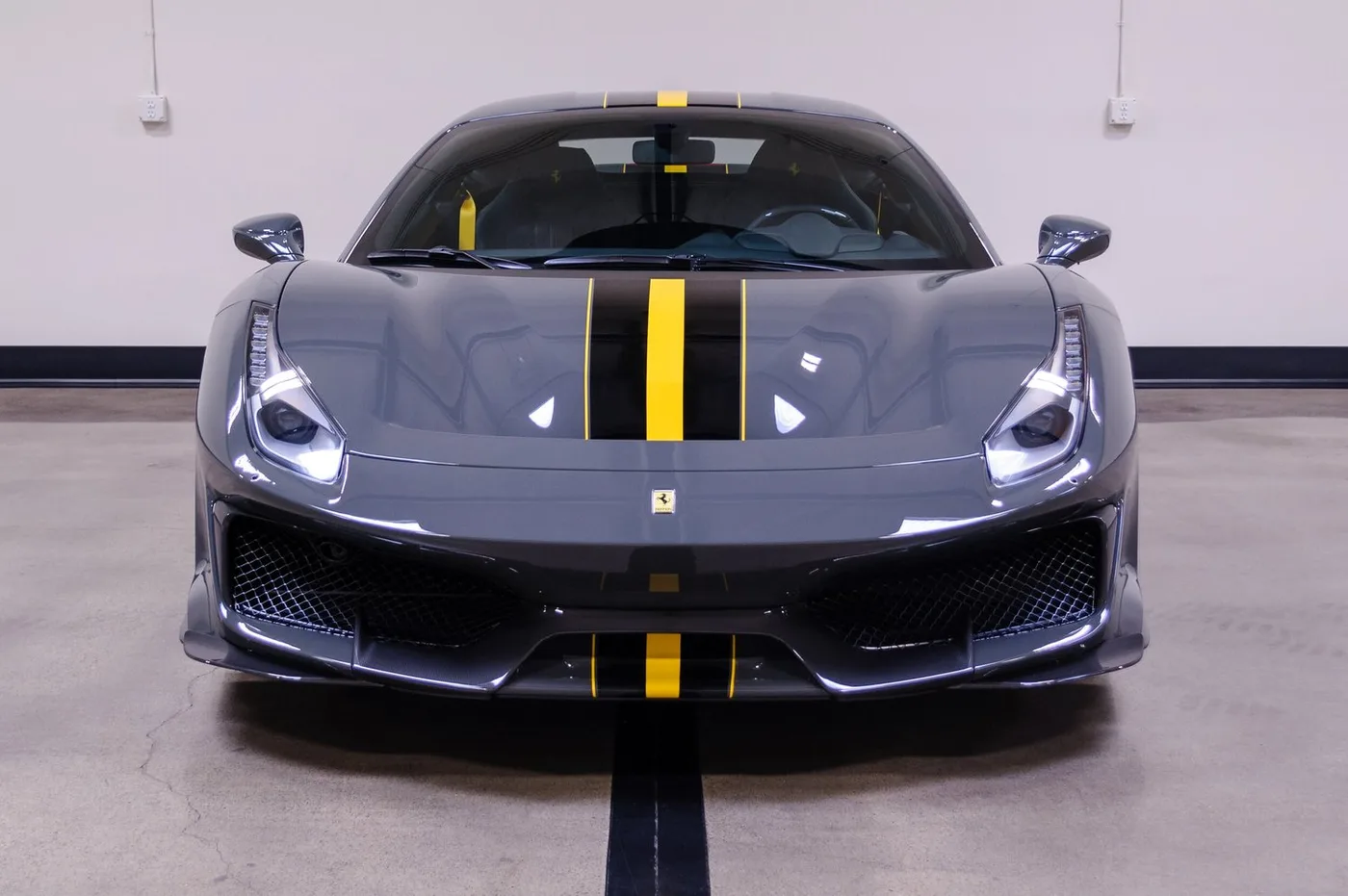 2020 Ferrari 488 Pista vendue par un concessionnaire spécialisé à Costa Mesa, États-Unis, photo 11 sur 15