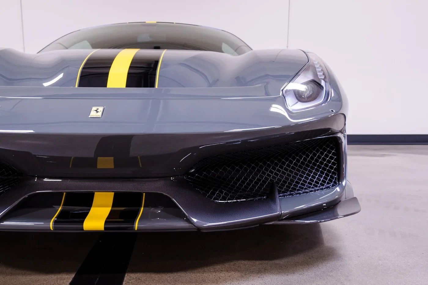 2020 Ferrari 488 Pista vendue par un concessionnaire spécialisé à Costa Mesa, États-Unis, photo 12 sur 15
