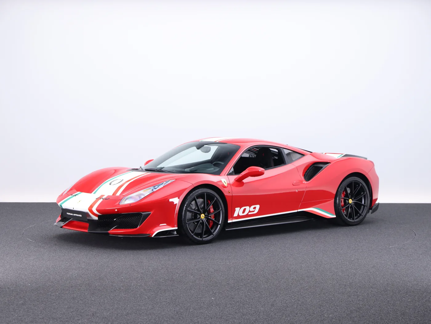 2020 Ferrari 488 Pista angeboten von einem Fachhändler in Frankfurt am Main, Deutschland, Foto 2 von 15