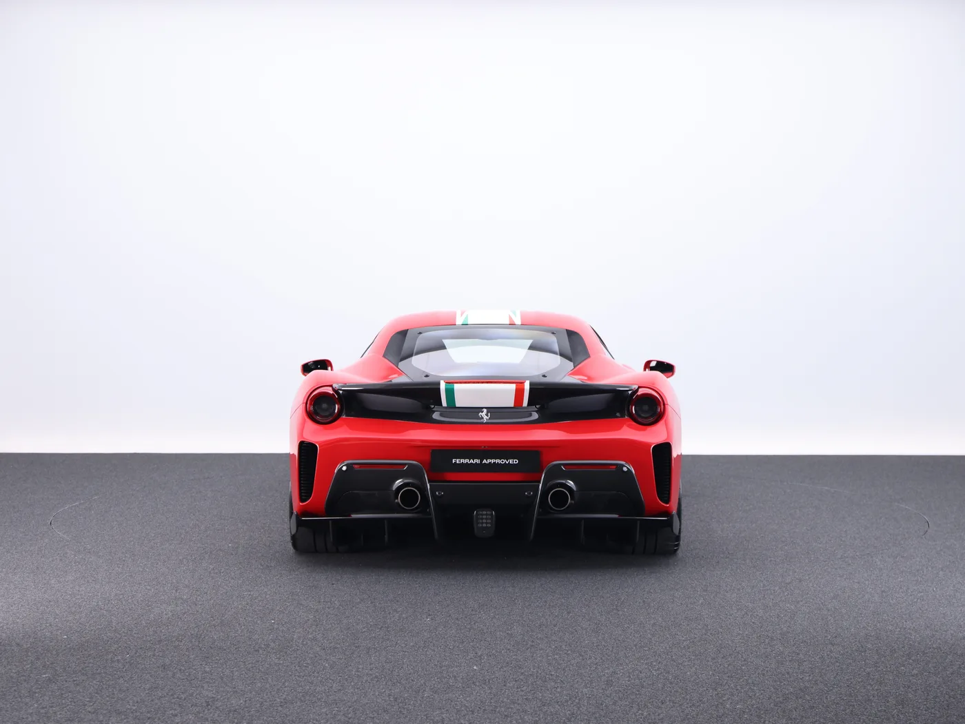 2020 Ferrari 488 Pista angeboten von einem Fachhändler in Frankfurt am Main, Deutschland, Foto 4 von 15