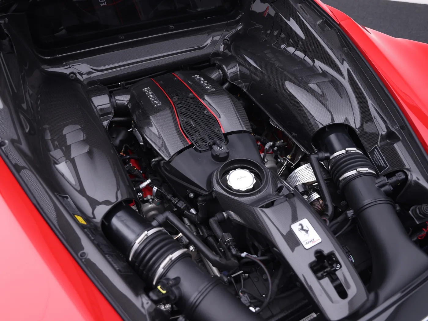 2020 Ferrari 488 Pista angeboten von einem Fachhändler in Frankfurt am Main, Deutschland, Foto 8 von 15