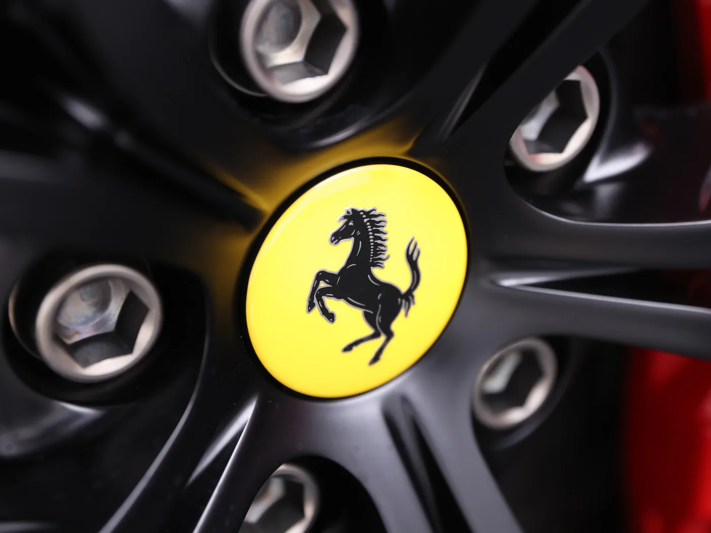 2020 Ferrari 488 Pista angeboten von einem Fachhändler in Frankfurt am Main, Deutschland, Foto 10 von 15